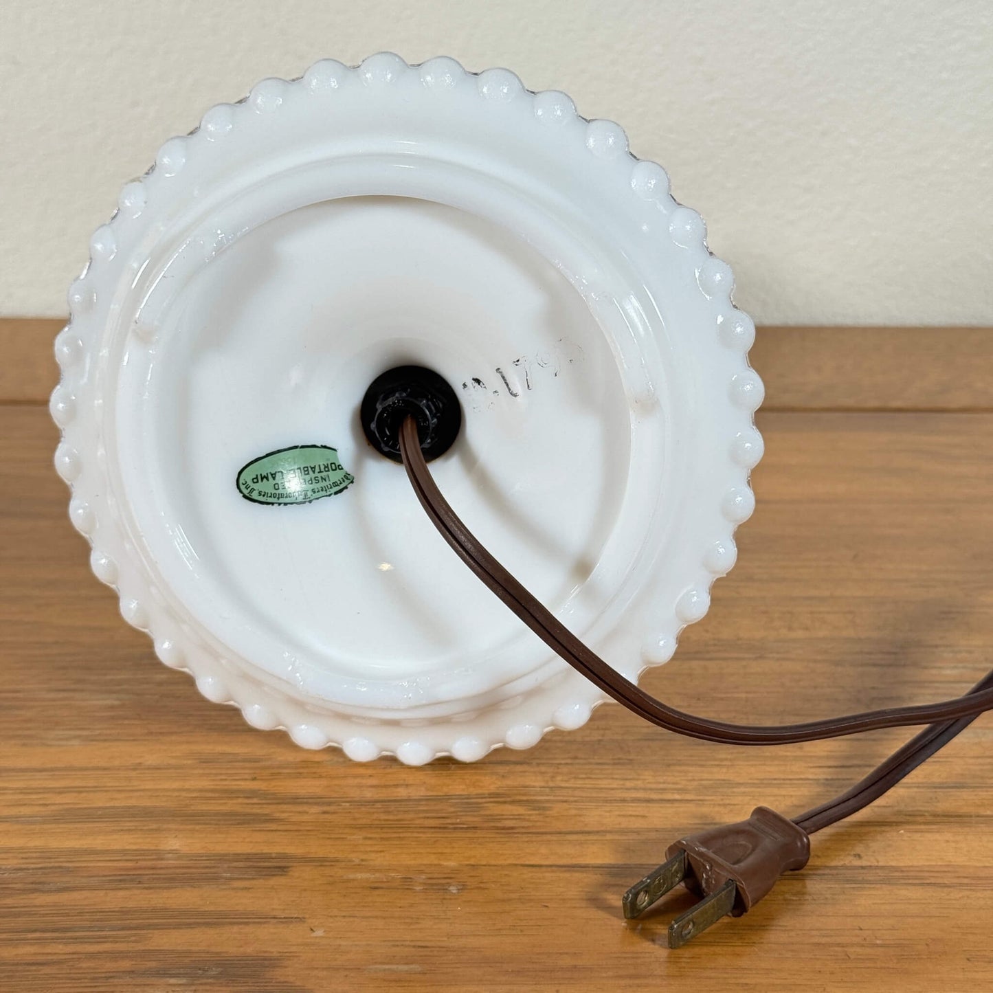 #2090【1950-60年代】ビンテージ ホブネイル ミルクガラス テーブルランプ / 照明 アメリカ