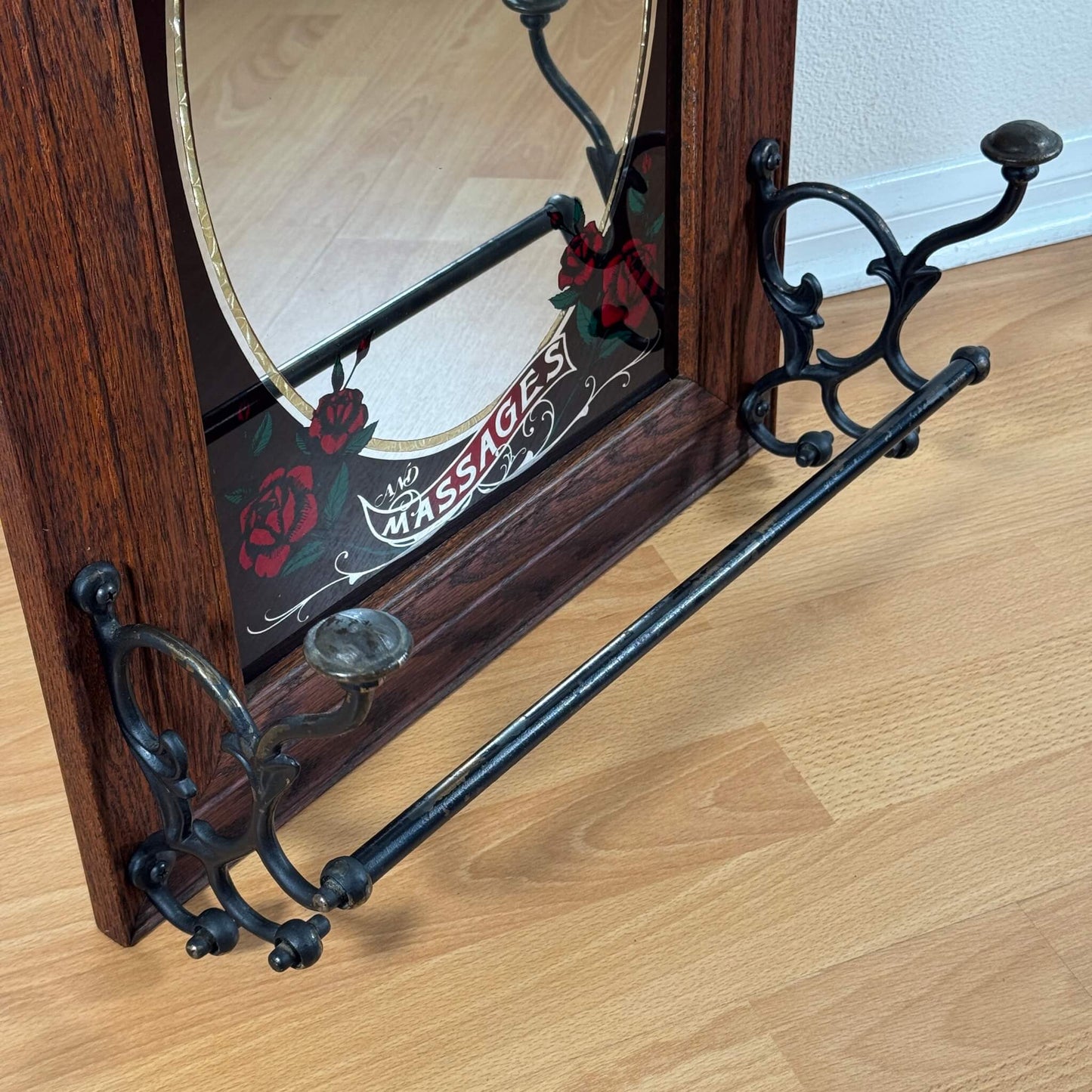 #2104【1980年代】ビンテージ HOT BATHS & MASSAGES ミラー / ウォールデコ アイアンラック付き アメリカ