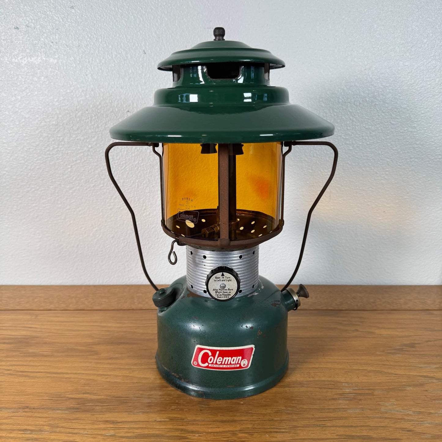 #2075【1968年2月製】ビンテージ Coleman（コールマン） 228F ビッグハット ランタン / ツーマントル アンバーグローブ アメリカ