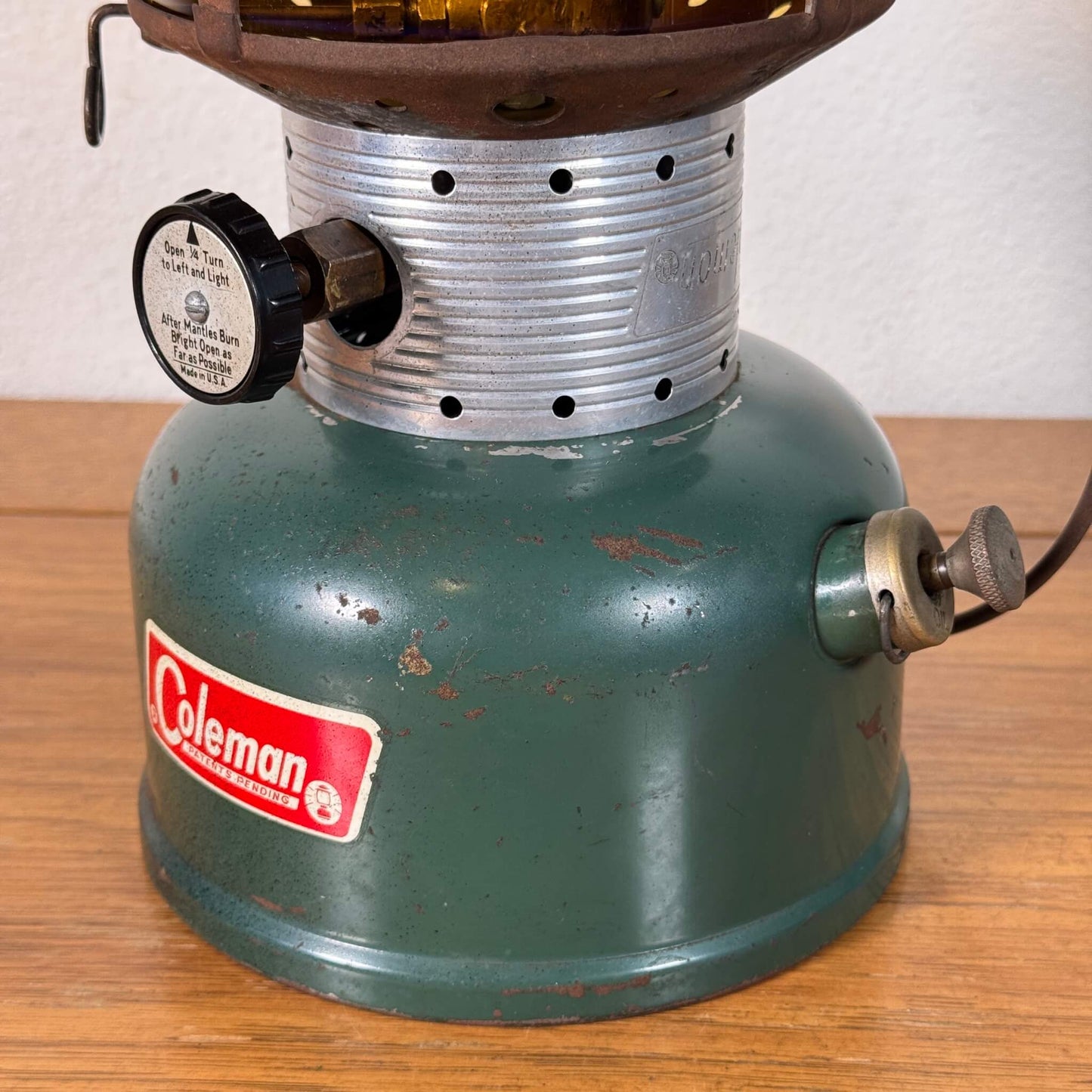 #2075【1968年2月製】ビンテージ Coleman（コールマン） 228F ビッグハット ランタン / ツーマントル アンバーグローブ アメリカ