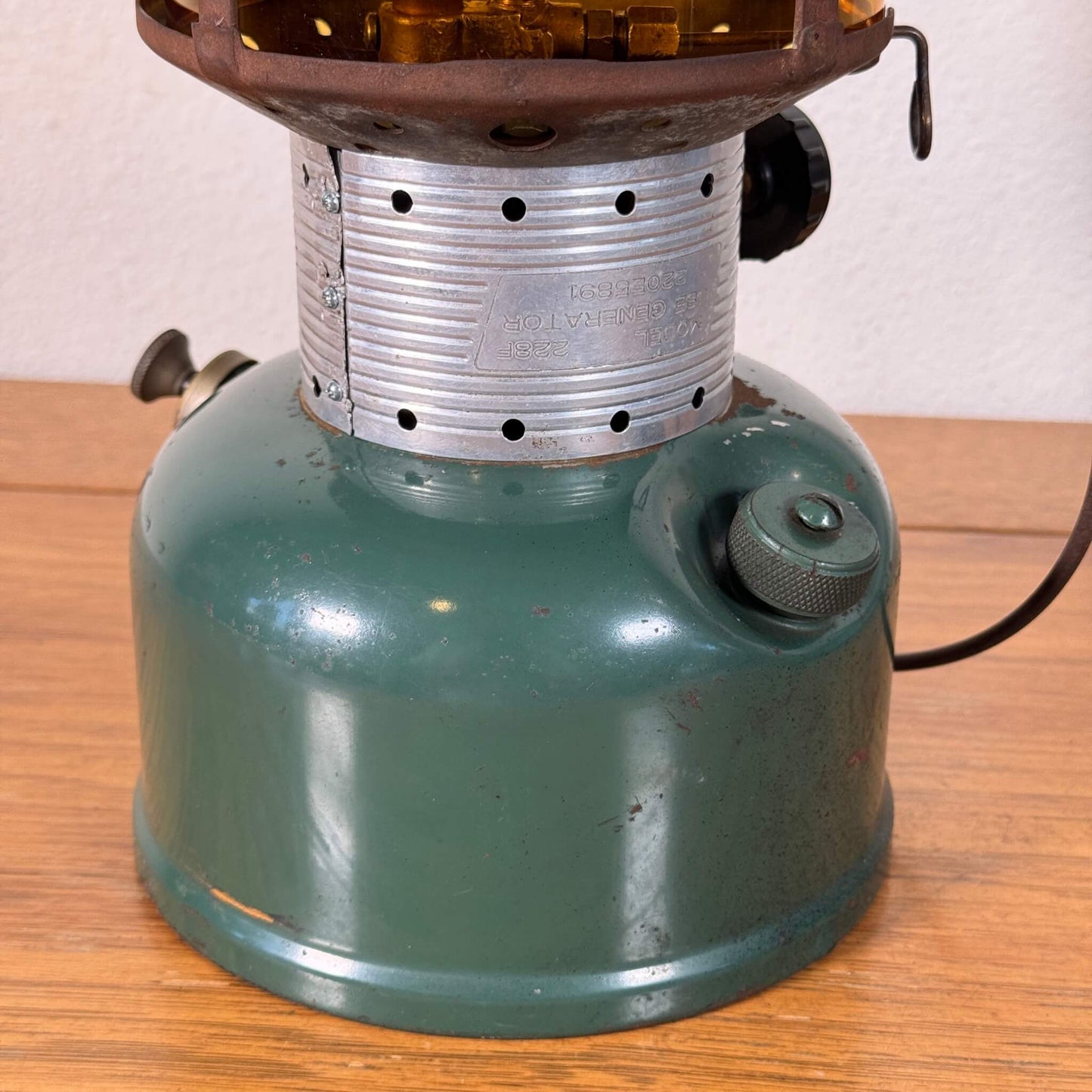 #2075【1968年2月製】ビンテージ Coleman（コールマン） 228F ビッグハット ランタン / ツーマントル アンバーグローブ アメリカ
