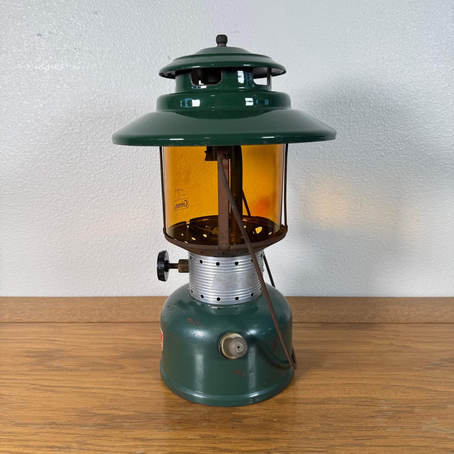 #2075【1968年2月製】ビンテージ Coleman（コールマン） 228F ビッグハット ランタン / ツーマントル アンバーグローブ アメリカ