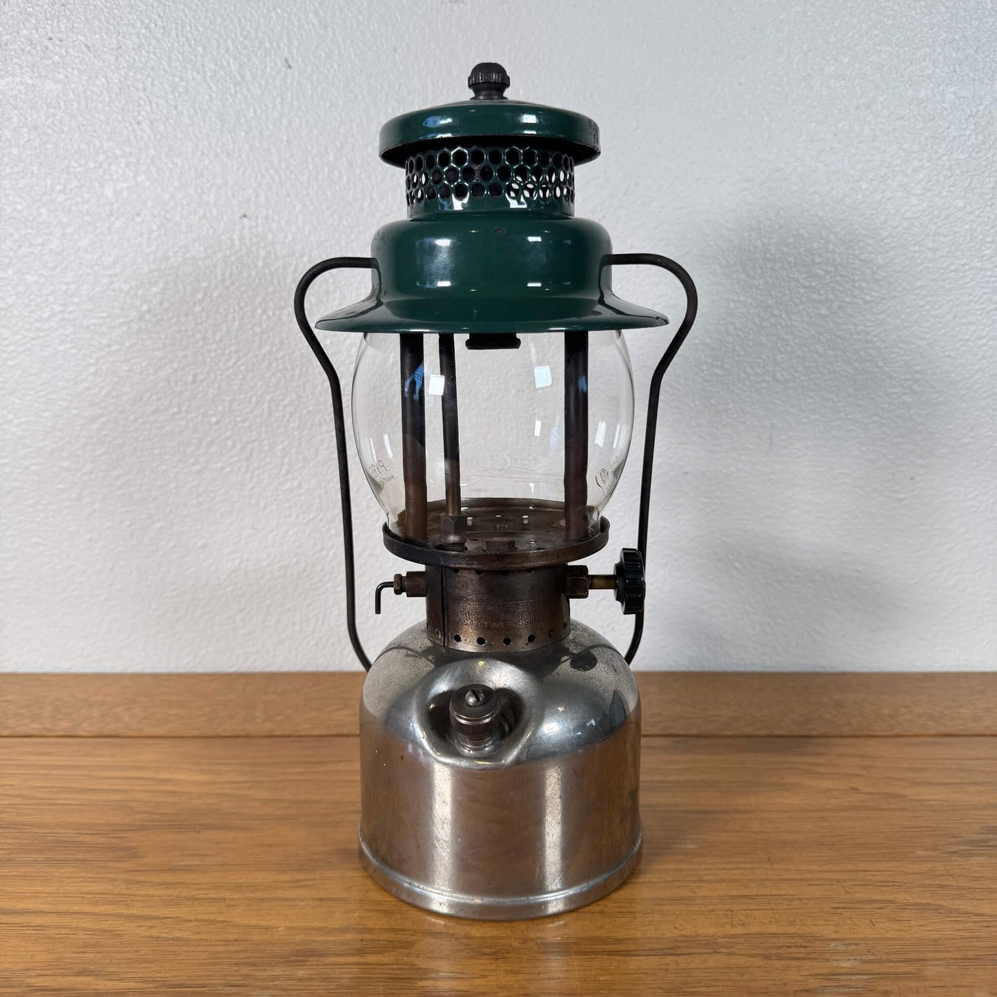 #2073【1949年3月製】ビンテージ Coleman（コールマン） 242C ランタン アメリカ