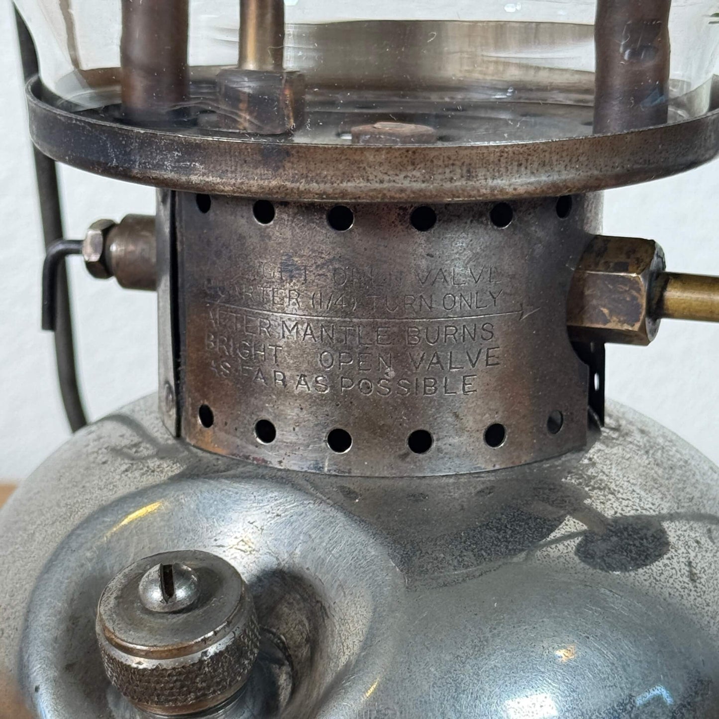 #2073【1949年3月製】ビンテージ Coleman（コールマン） 242C ランタン アメリカ