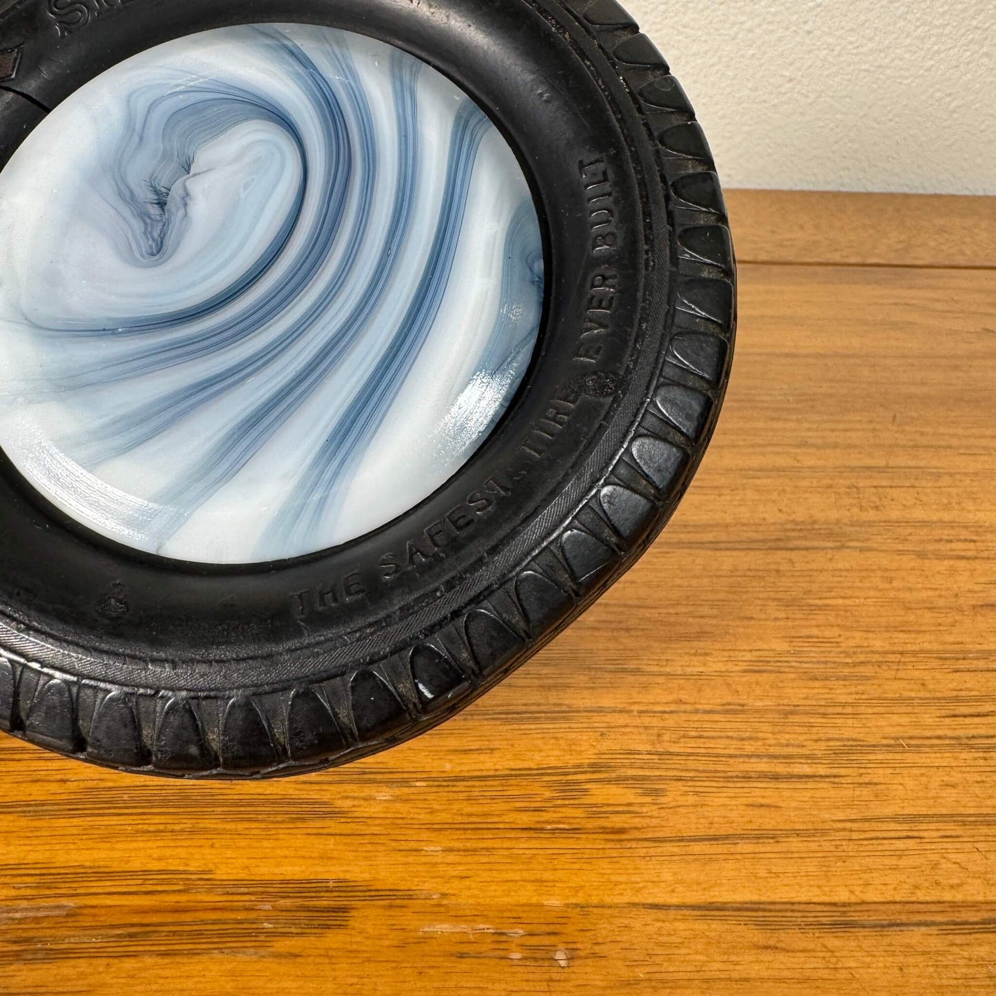#2043【1950-60年代】ビンテージ B.F. Goodrich タイヤ灰皿 / マーブルガラス アメリカ
