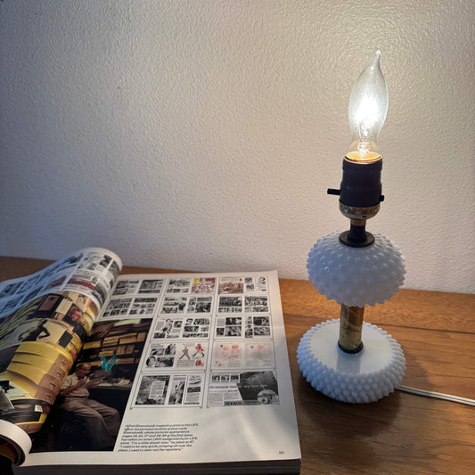 #2089【1950-60年代】ビンテージ ホブネイル ミルクガラス テーブルランプ / 照明 アメリカ