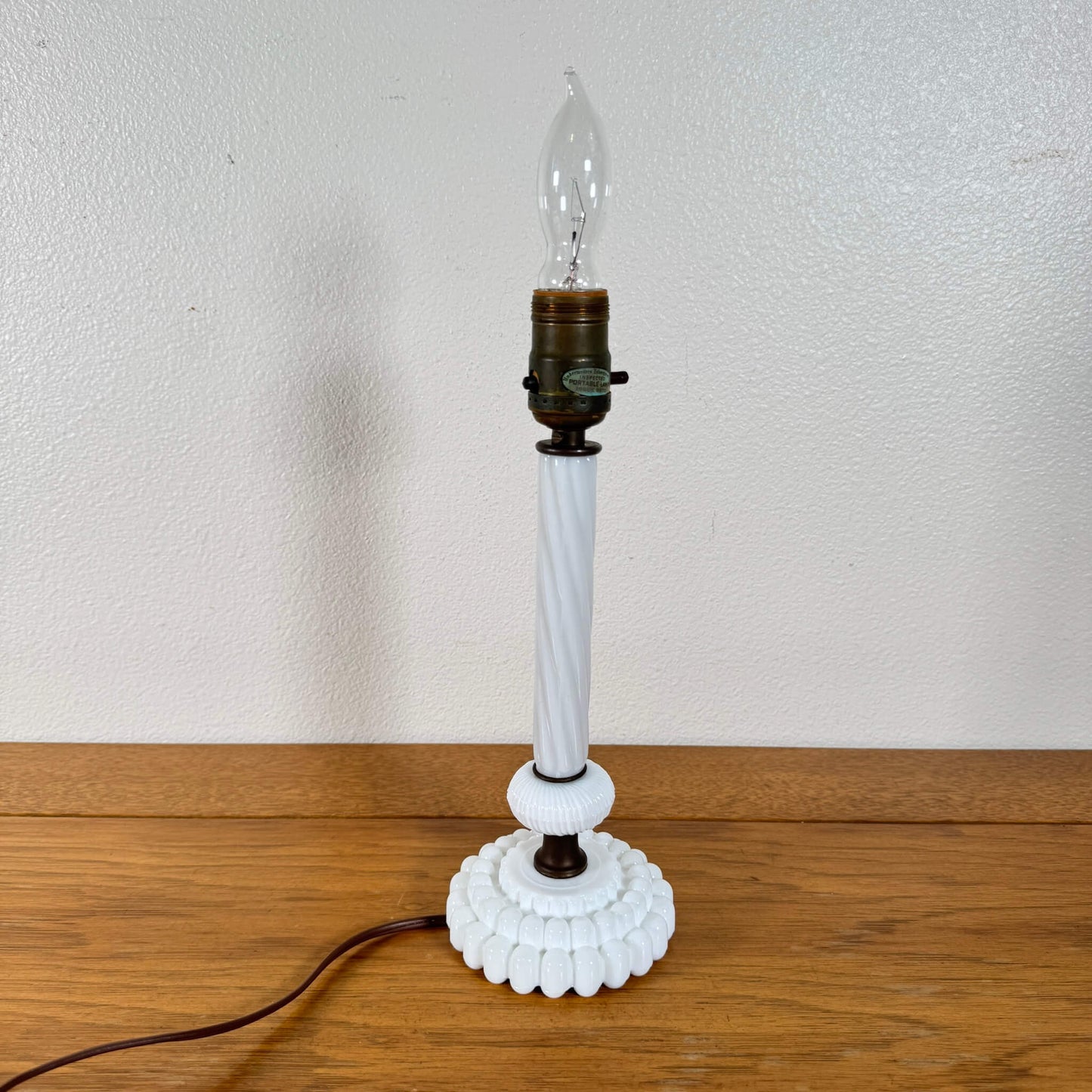 #2091-2【1950-60年代】ビンテージ ホブネイル ミルクガラス テーブルランプ / 照明 アメリカ