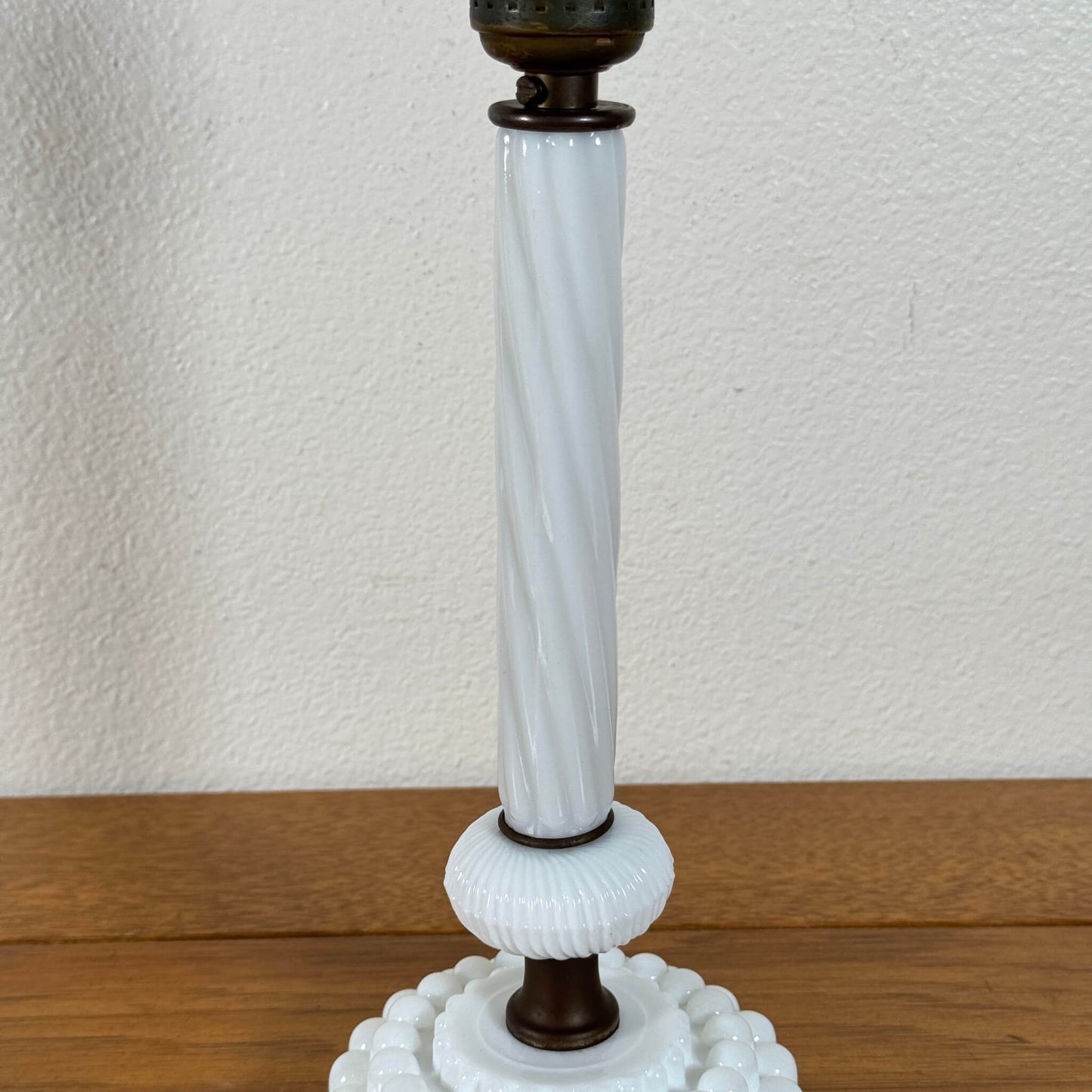 #2091-2【1950-60年代】ビンテージ ホブネイル ミルクガラス テーブルランプ / 照明 アメリカ