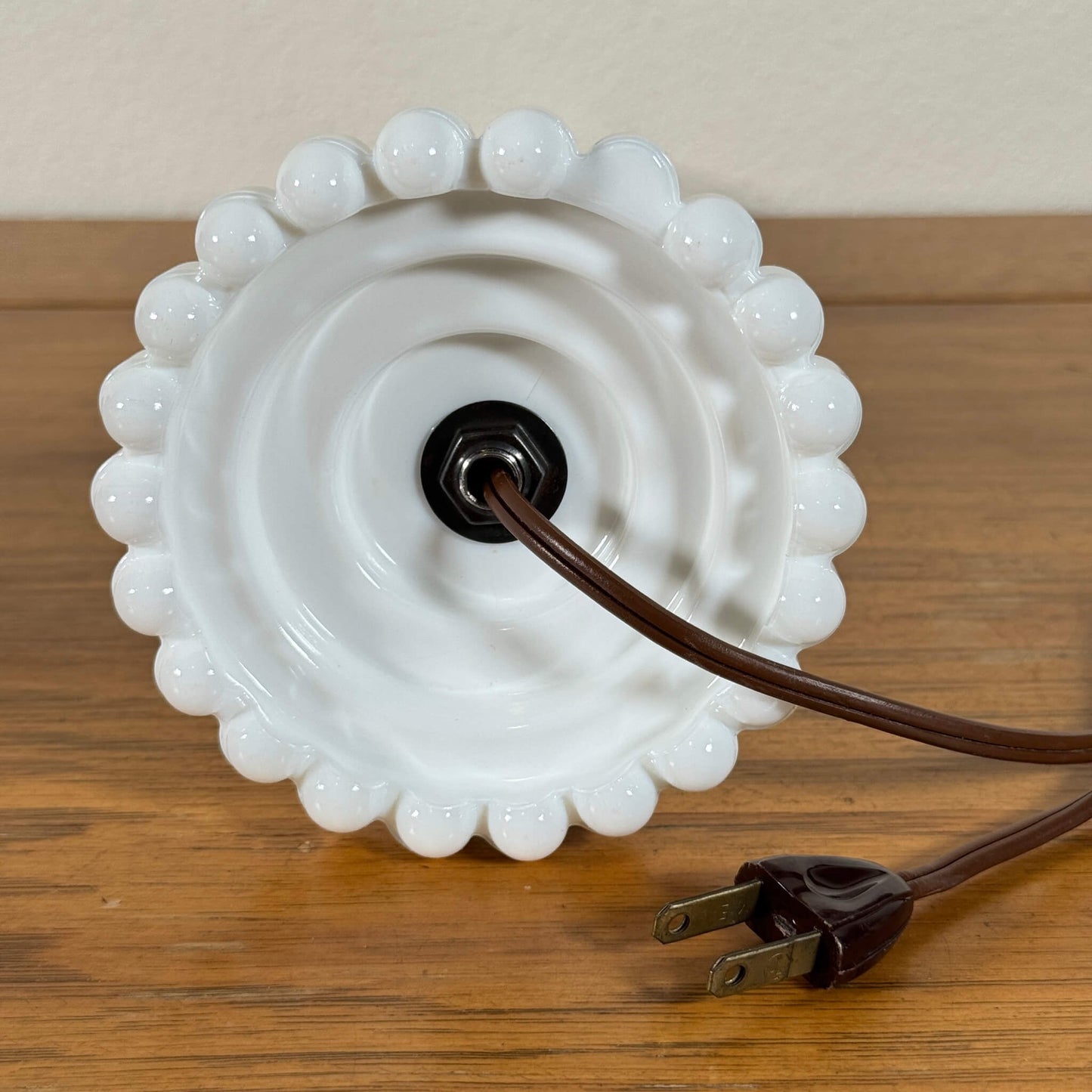 #2091-2【1950-60年代】ビンテージ ホブネイル ミルクガラス テーブルランプ / 照明 アメリカ