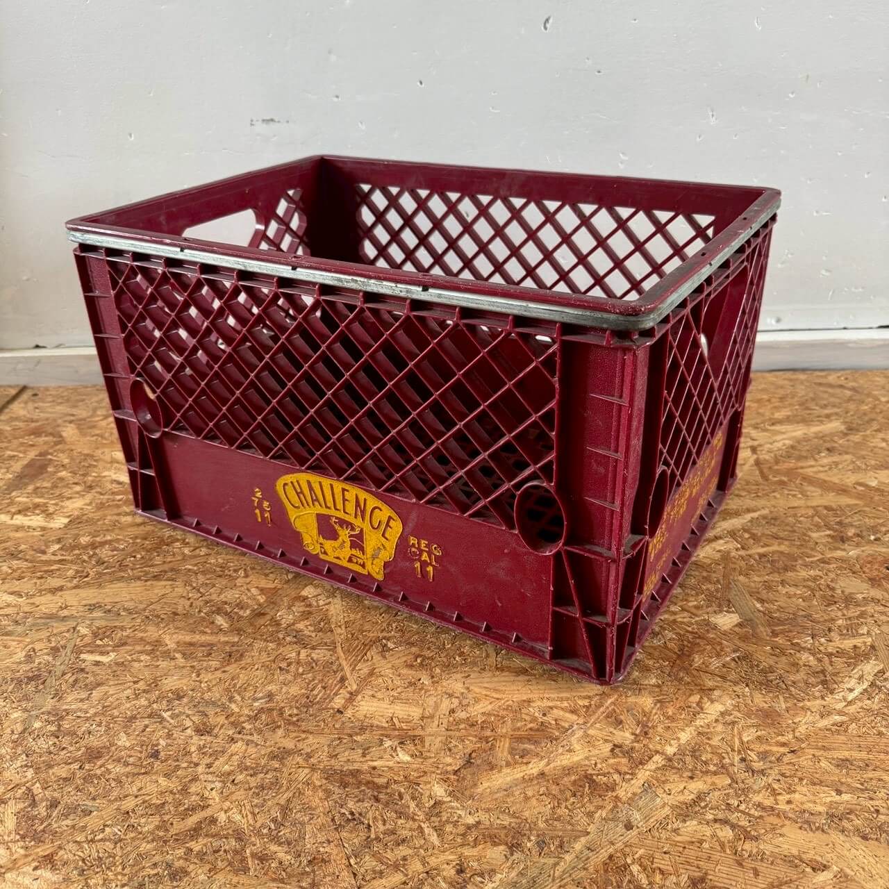 #2528-1【1975年】ビンテージ CHALLENGE ミルククレート / プラスチックコンテナ アメリカ