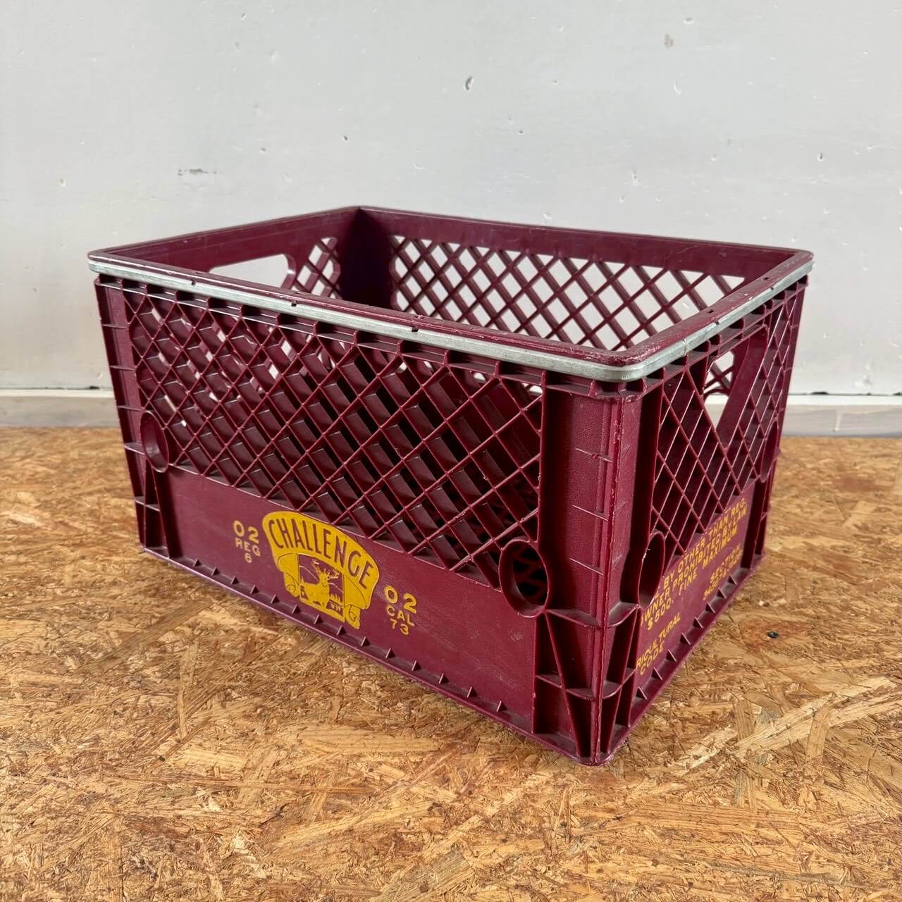 #2528-2【1973年】ビンテージ CHALLENGE ミルククレート / プラスチックコンテナ アメリカ