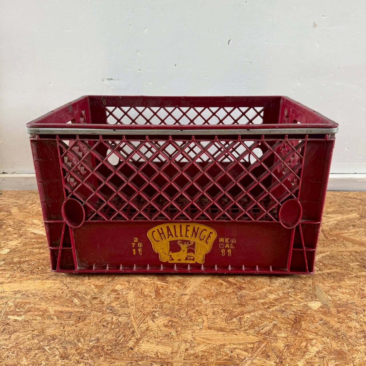#2528-1【1975年】ビンテージ CHALLENGE ミルククレート / プラスチックコンテナ アメリカ