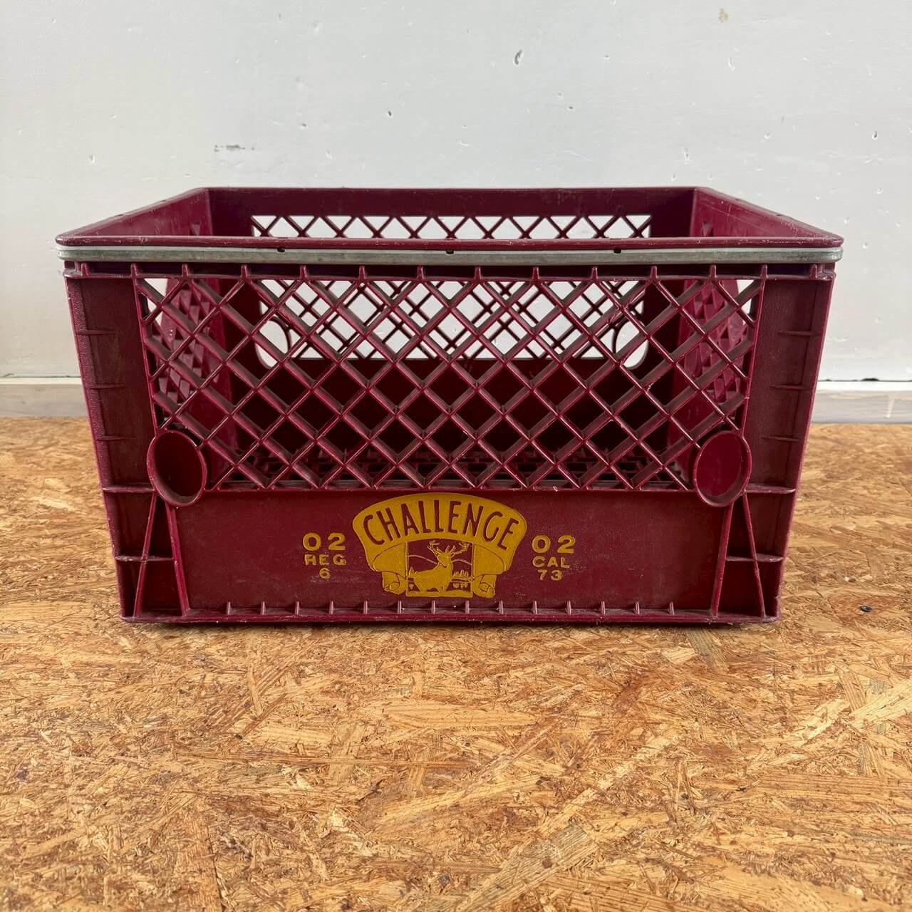 #2528-2【1973年】ビンテージ CHALLENGE ミルククレート / プラスチックコンテナ アメリカ