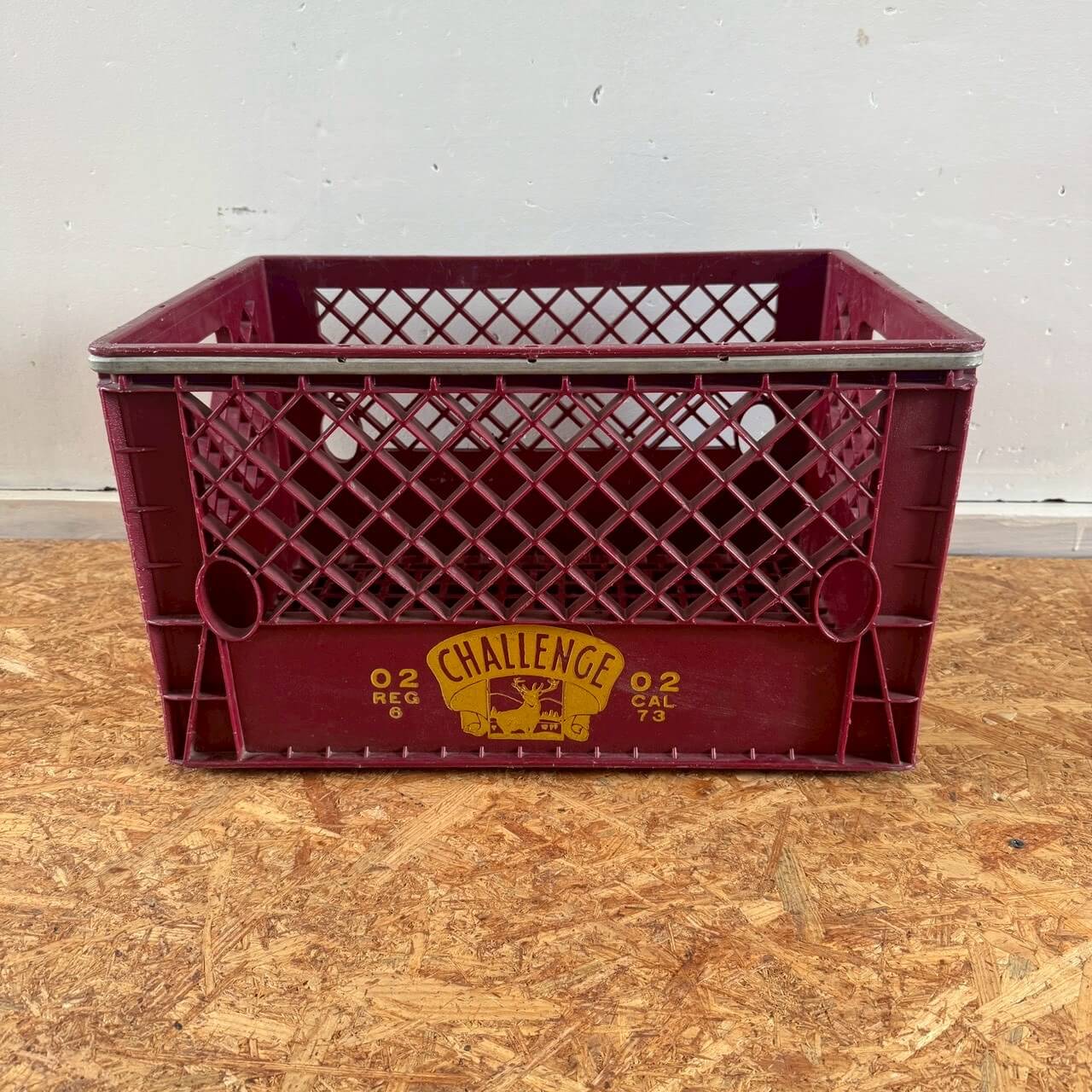 #2528-2【1973年】ビンテージ CHALLENGE ミルククレート / プラスチックコンテナ アメリカ