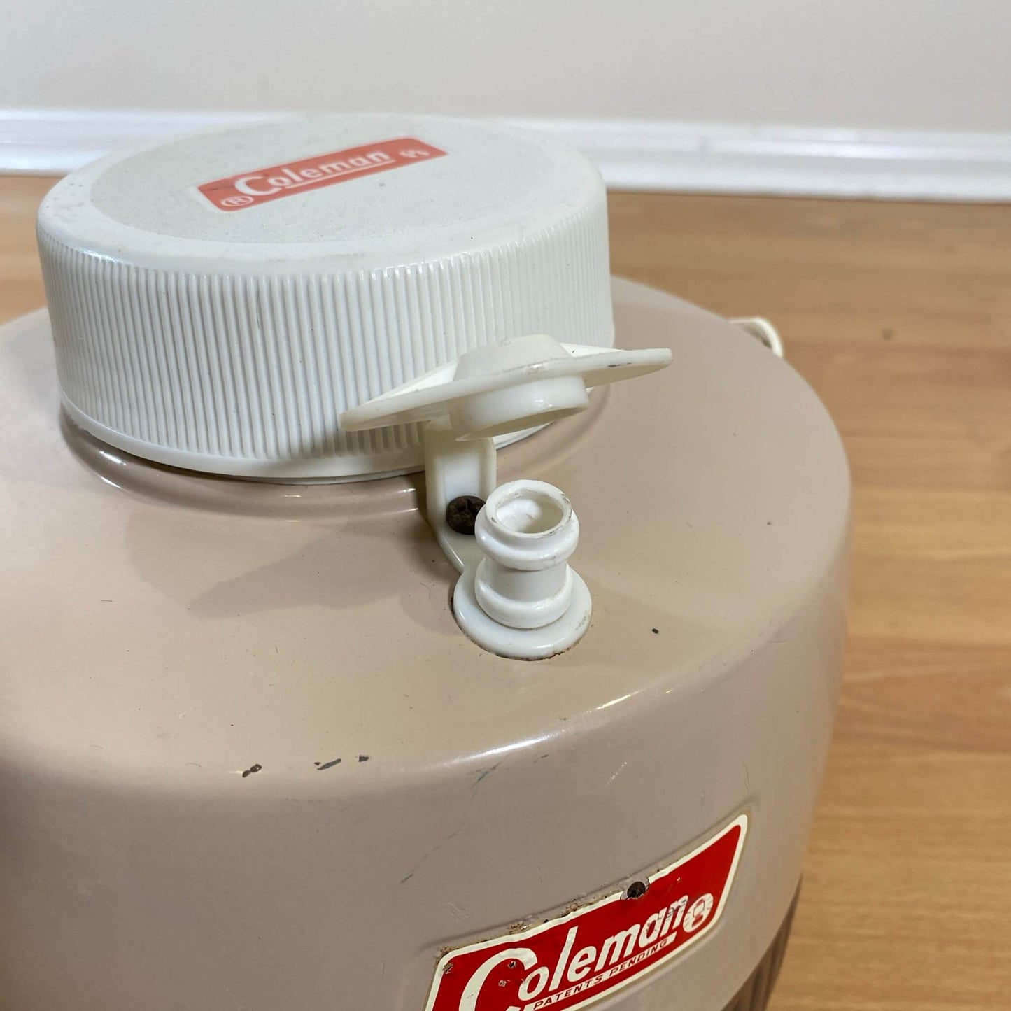 #864【1966年5月】ビンテージ Coleman（コールマン） ウォータージャグ 1ガロン バターナッツ チョコパフェ キャンプ用品 アウトドア アメリカ