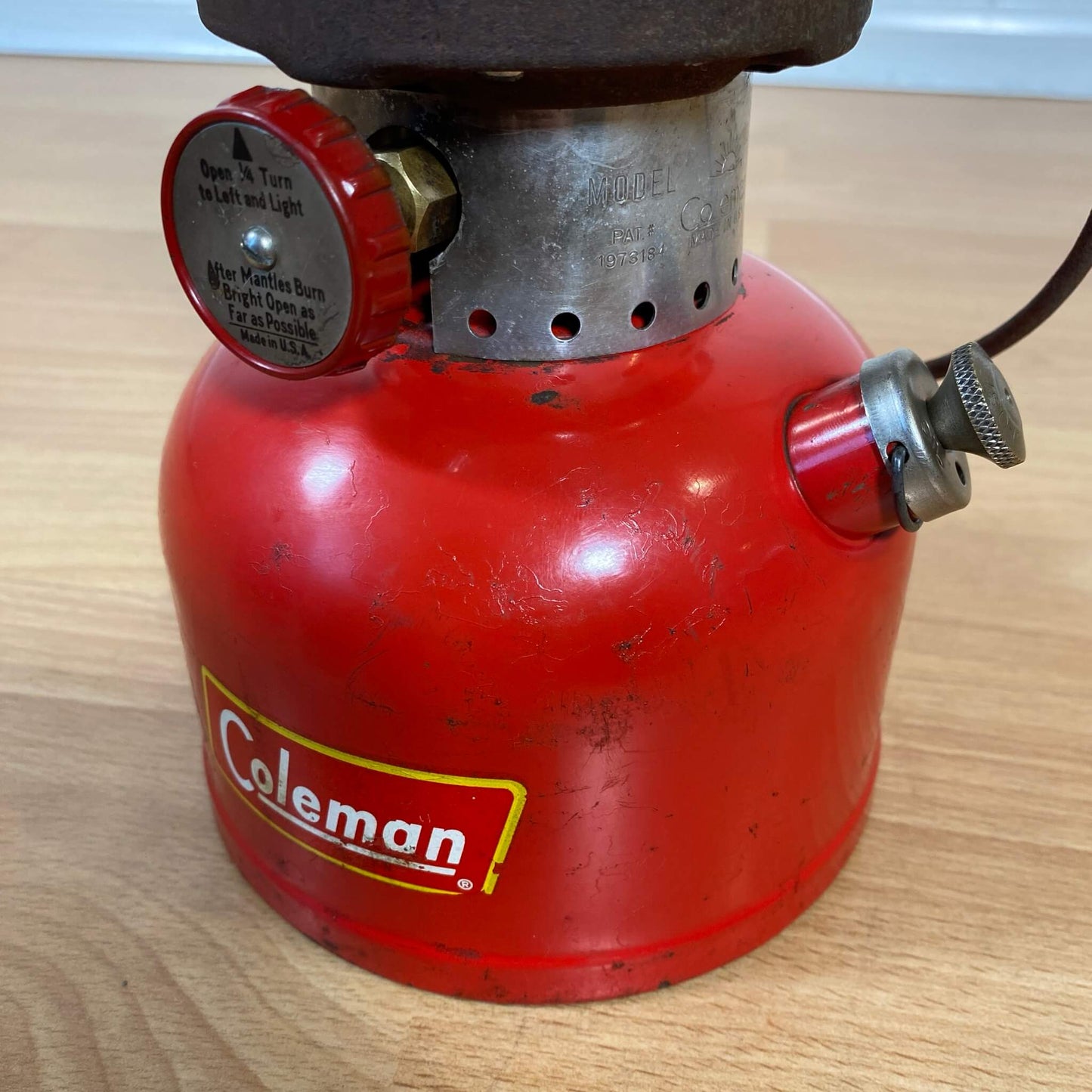 #775 【1957年1月】ビンテージ Coleman（コールマン）200A イエローボーダー ランタン キャンプ用品 アウトドア アメリカ