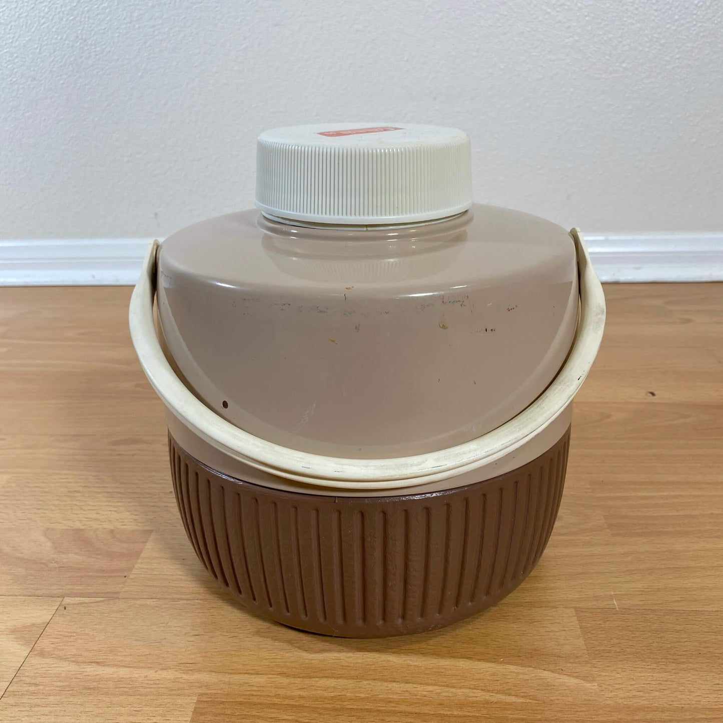 #864【1966年5月】ビンテージ Coleman（コールマン） ウォータージャグ 1ガロン バターナッツ チョコパフェ キャンプ用品 アウトドア アメリカ