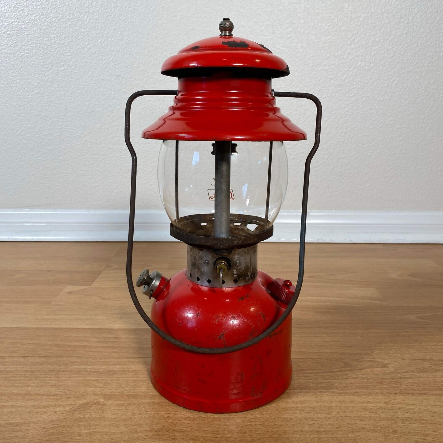 #775 【1957年1月】ビンテージ Coleman（コールマン）200A イエローボーダー ランタン キャンプ用品 アウトドア アメリカ