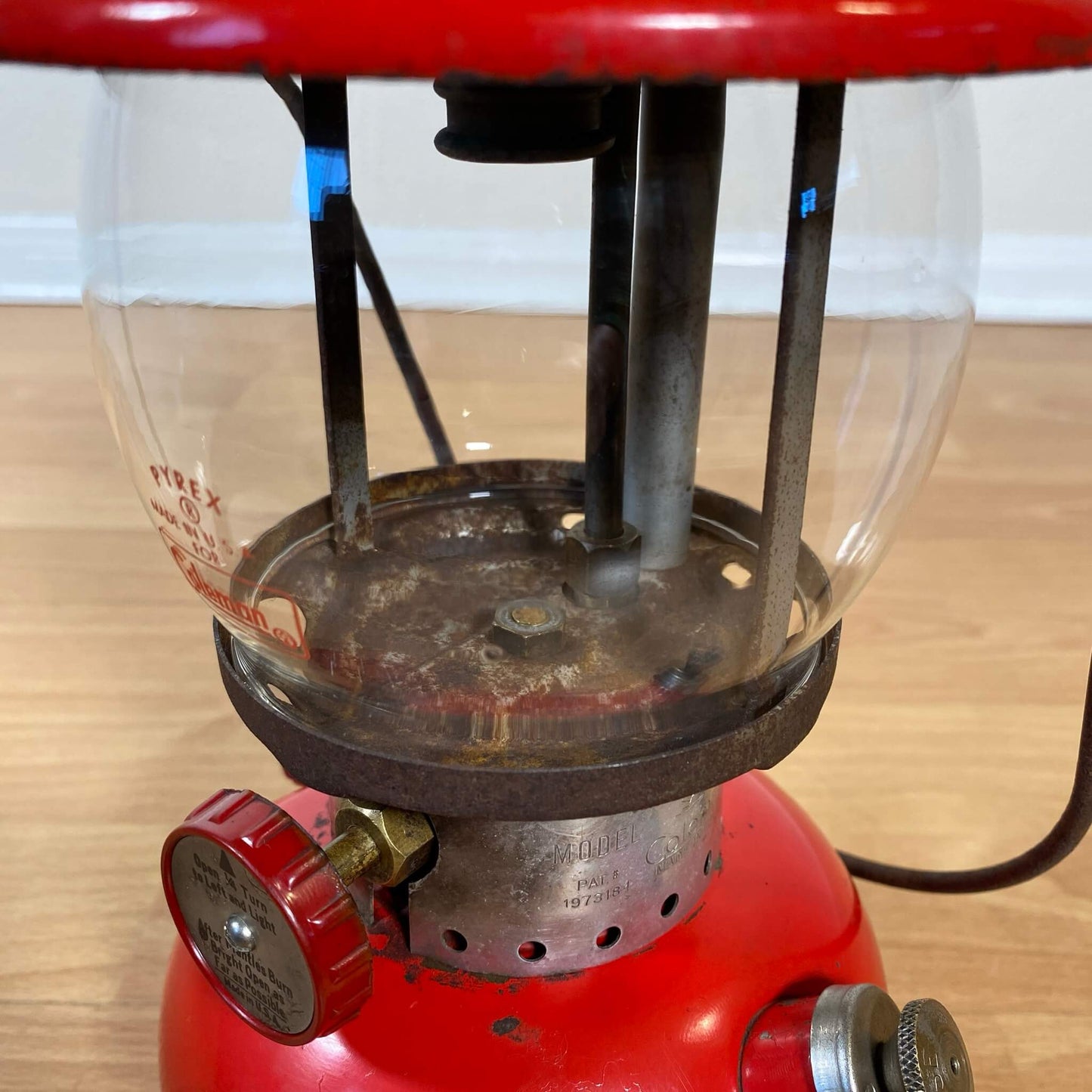 #775 【1957年1月】ビンテージ Coleman（コールマン）200A イエローボーダー ランタン キャンプ用品 アウトドア アメリカ