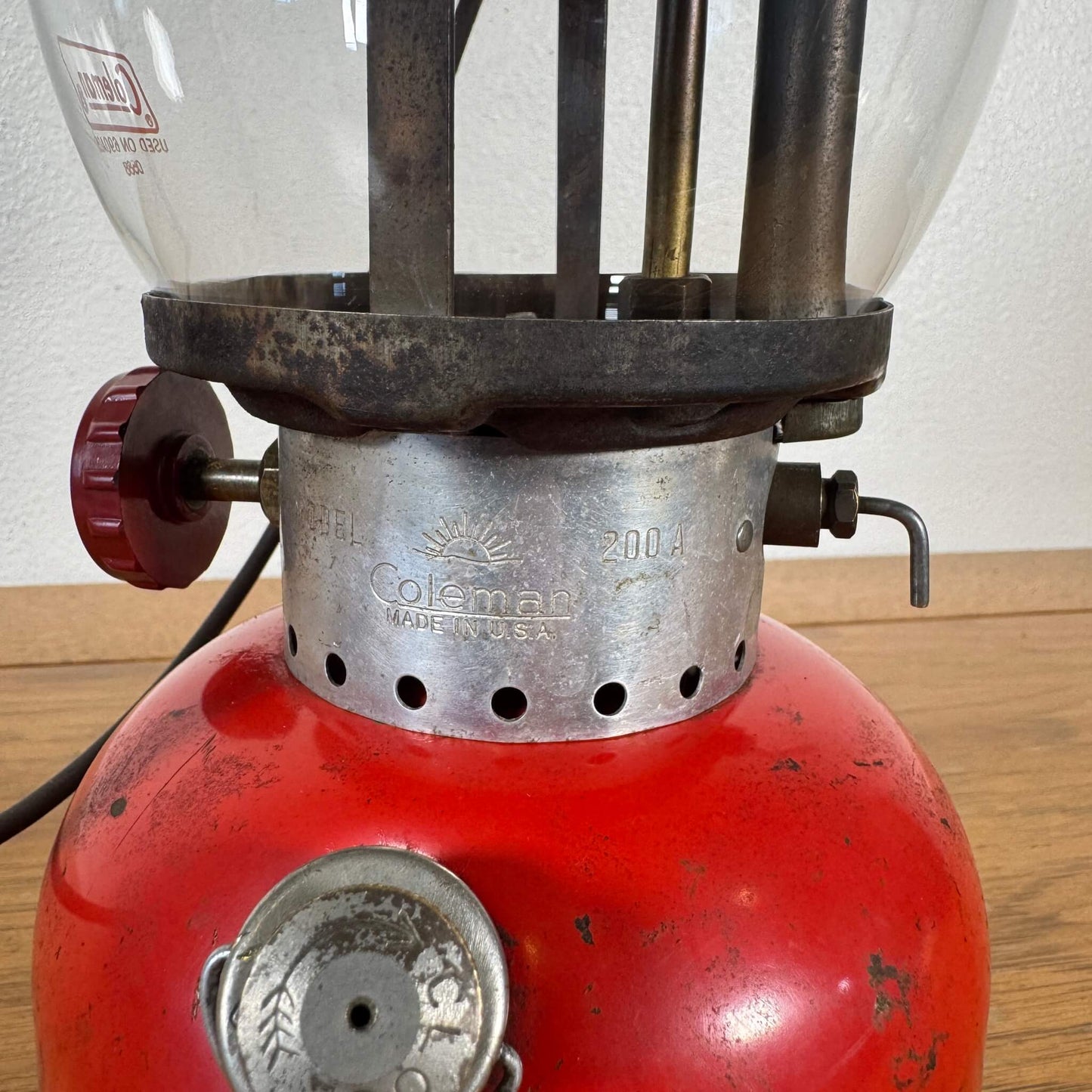 #1695 【1961年2月製造】ビンテージ Coleman（コールマン）200A ランタン イエローボーダー 未整備品 アメリカ