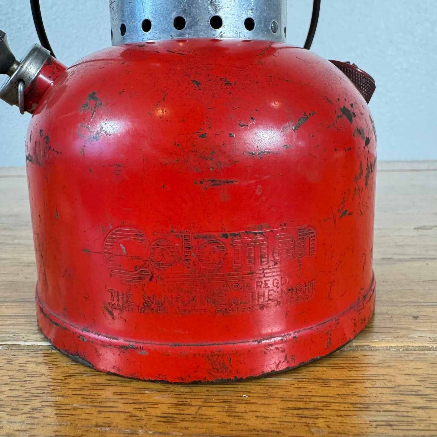 #1695 【1961年2月製造】ビンテージ Coleman（コールマン）200A ランタン イエローボーダー 未整備品 アメリカ