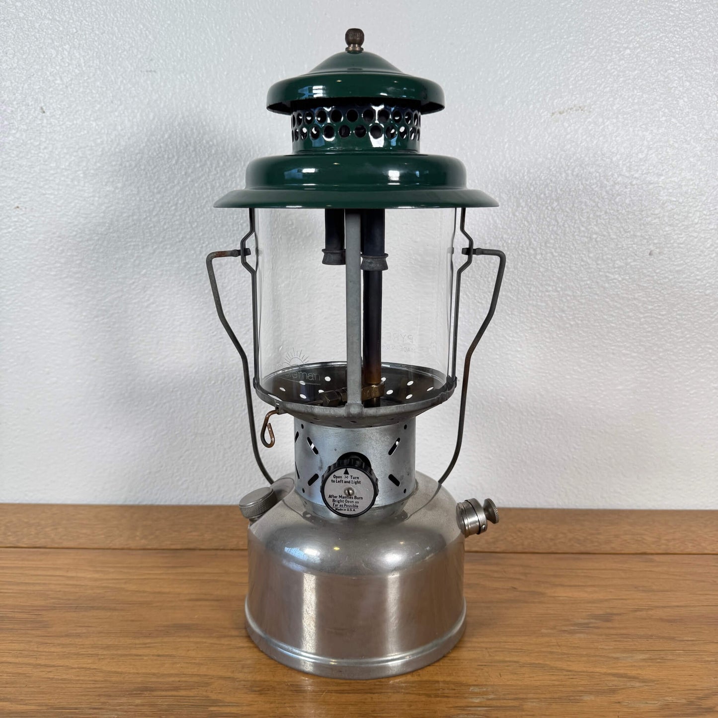 #1699【1950年B期製造】ビンテージ Coleman（コールマン） 220D ランタン 未整備品 アメリカ