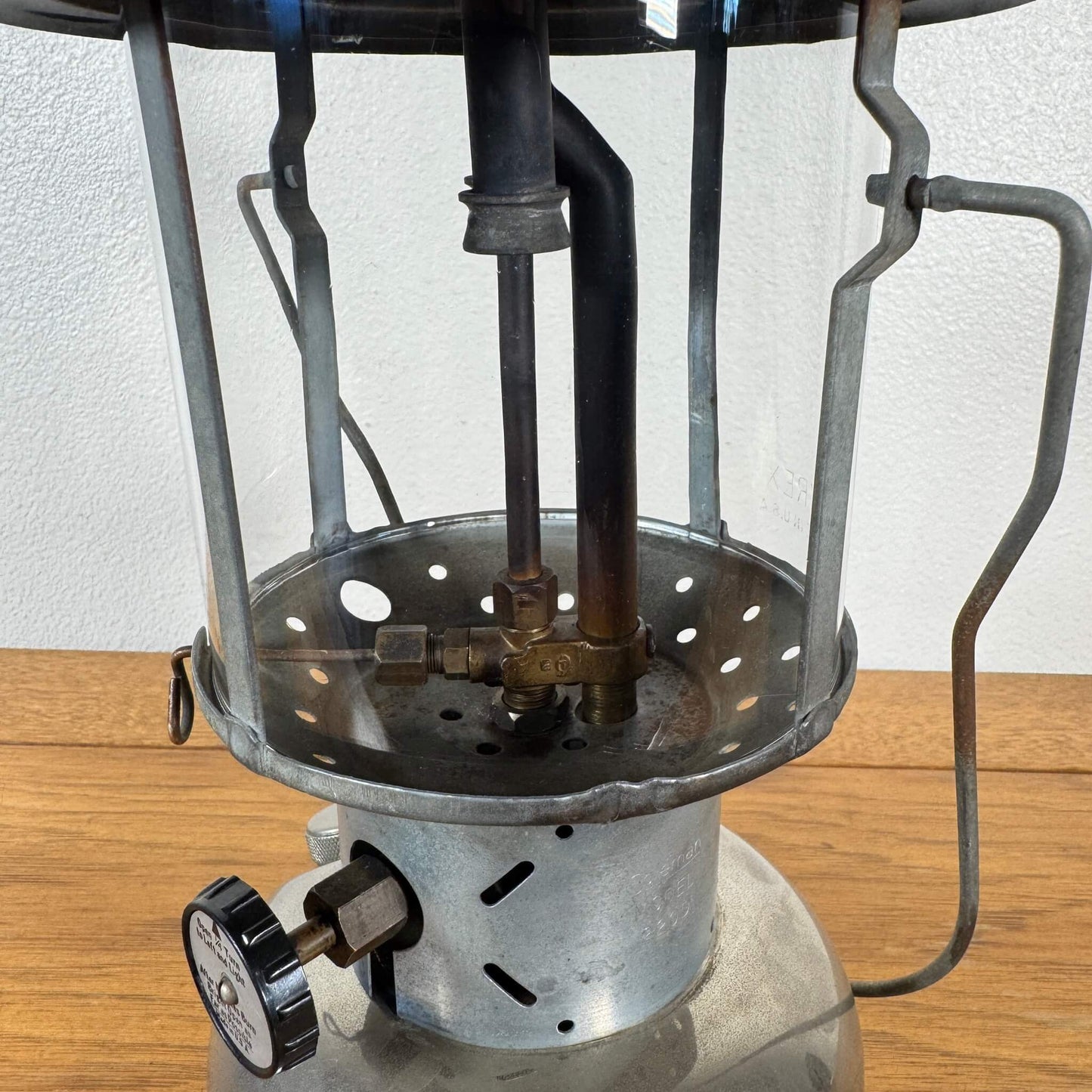 #1699【1950年B期製造】ビンテージ Coleman（コールマン） 220D ランタン 未整備品 アメリカ