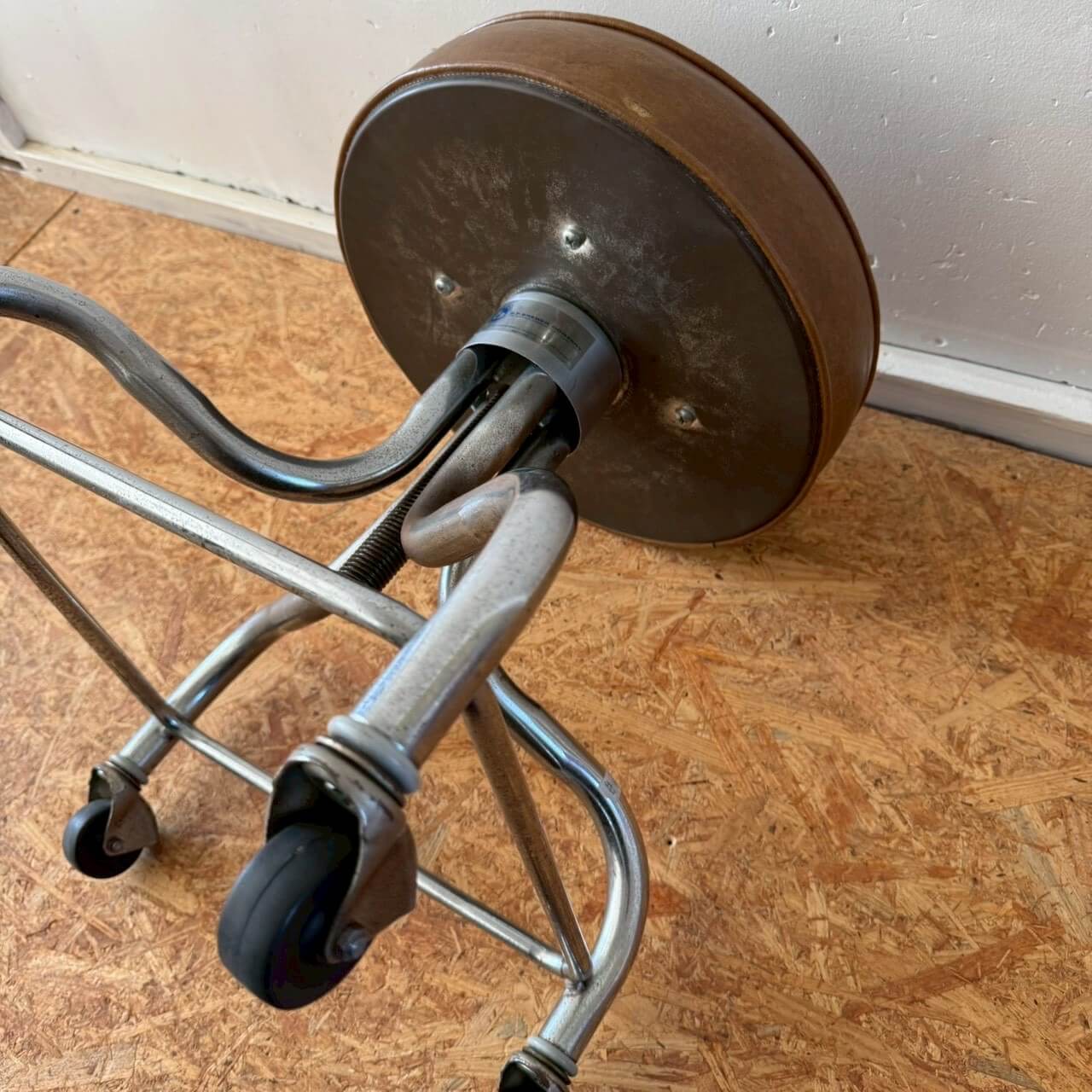 #2463【1970-80年代】ビンテージ E.F. Brewer メディカルスツール / インダストリアル キャスターチェア アメリカ