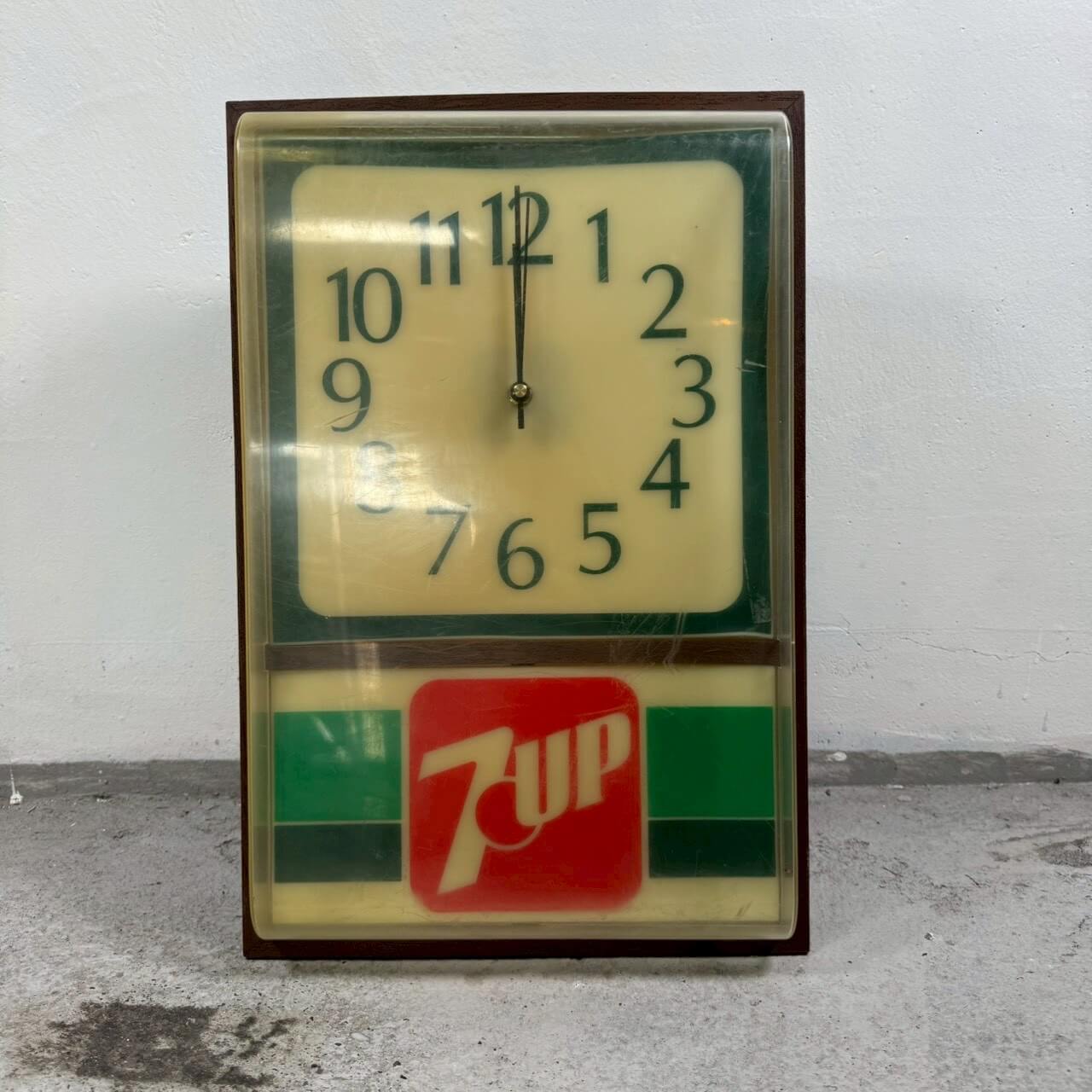 【1970年代】ビンテージ 7UP ライトクロック / アドバタイジング 掛け時計 / ウォールクロック アメリカ #2318