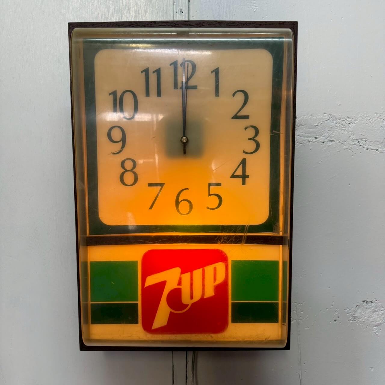 【1970年代】ビンテージ 7UP ライトクロック / アドバタイジング 掛け時計 / ウォールクロック アメリカ #2318