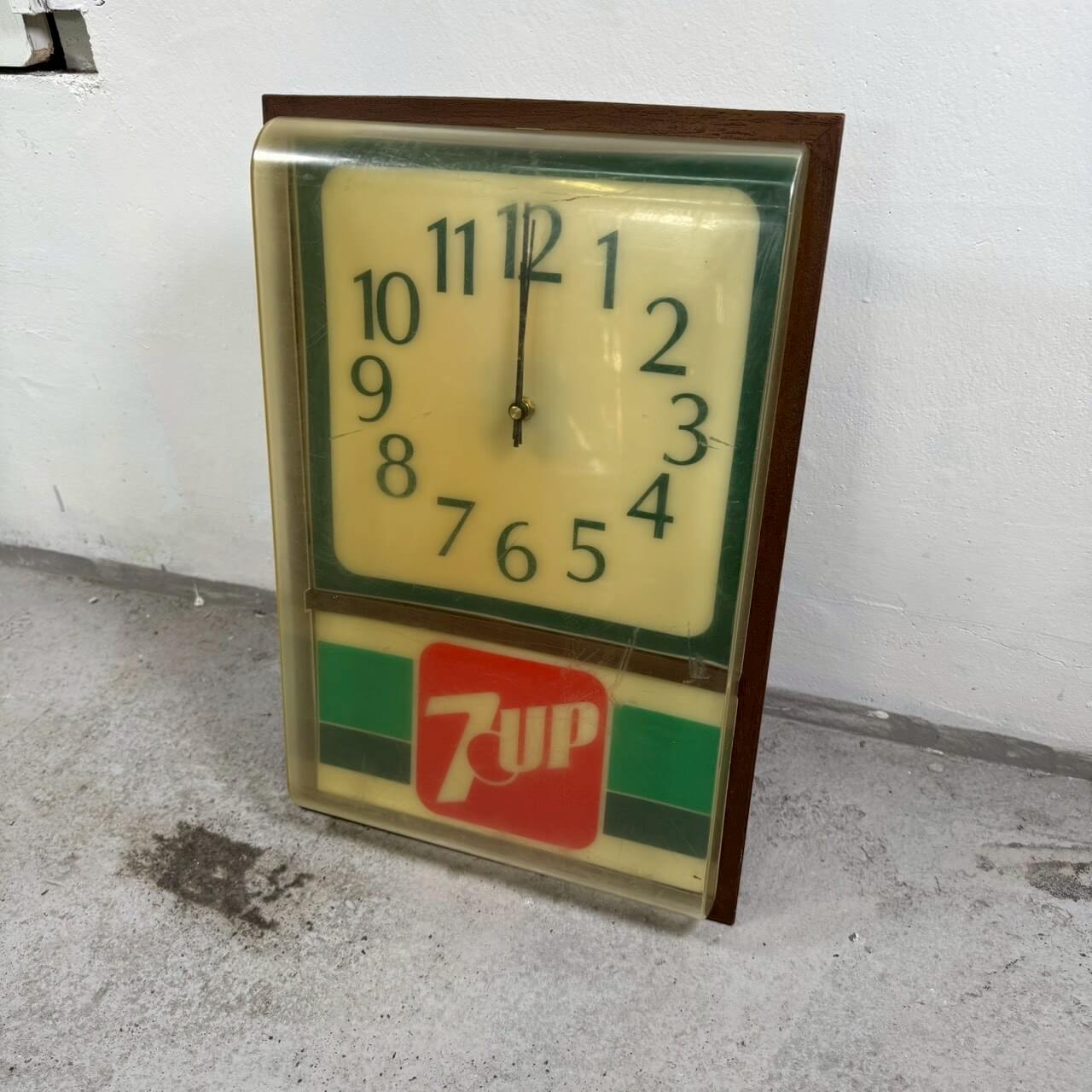 【1970年代】ビンテージ 7UP ライトクロック / アドバタイジング 掛け時計 / ウォールクロック アメリカ #2318