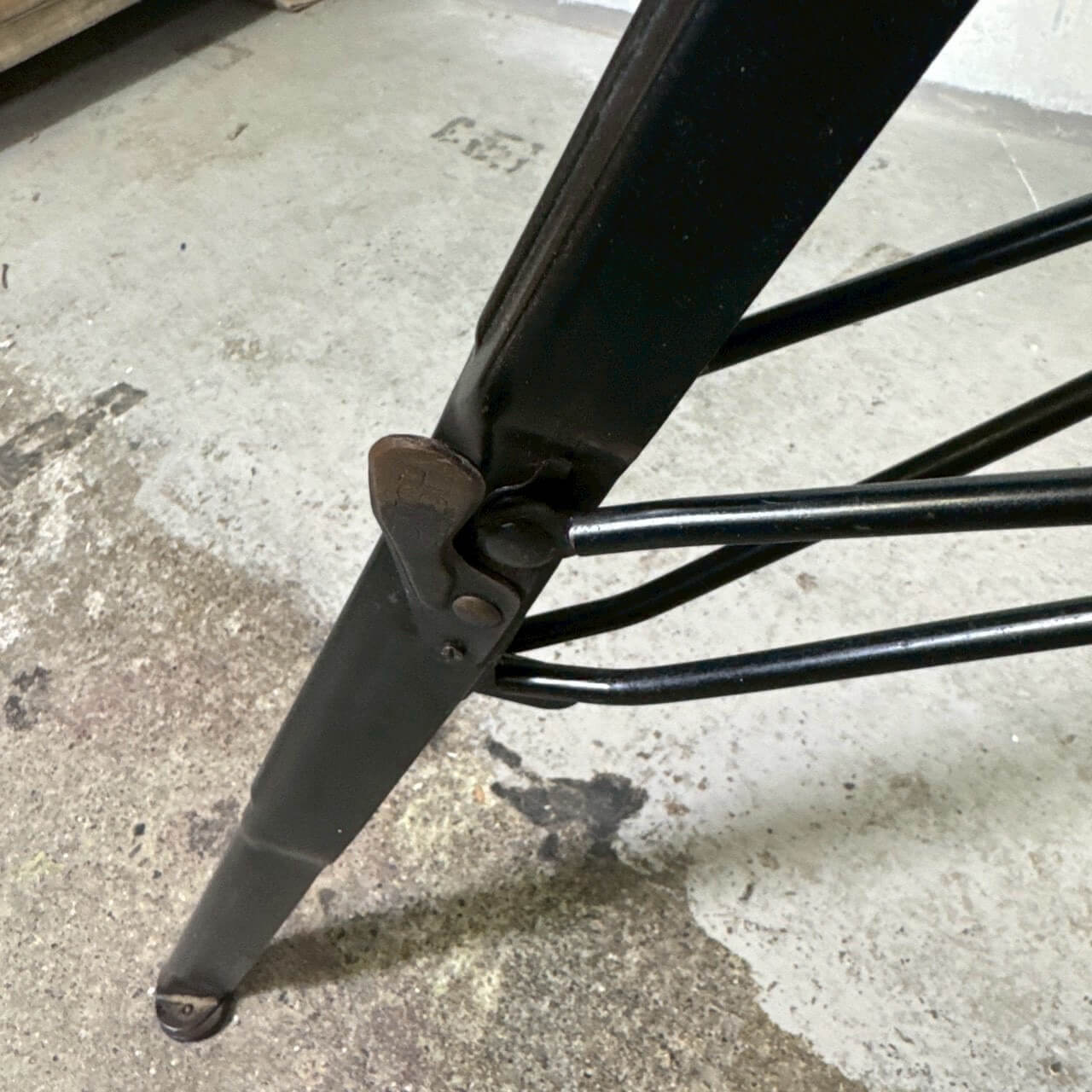 #2211【1950-60年代】ビンテージ メタル アイロンボード / インダストリアル ディスプレイテーブル