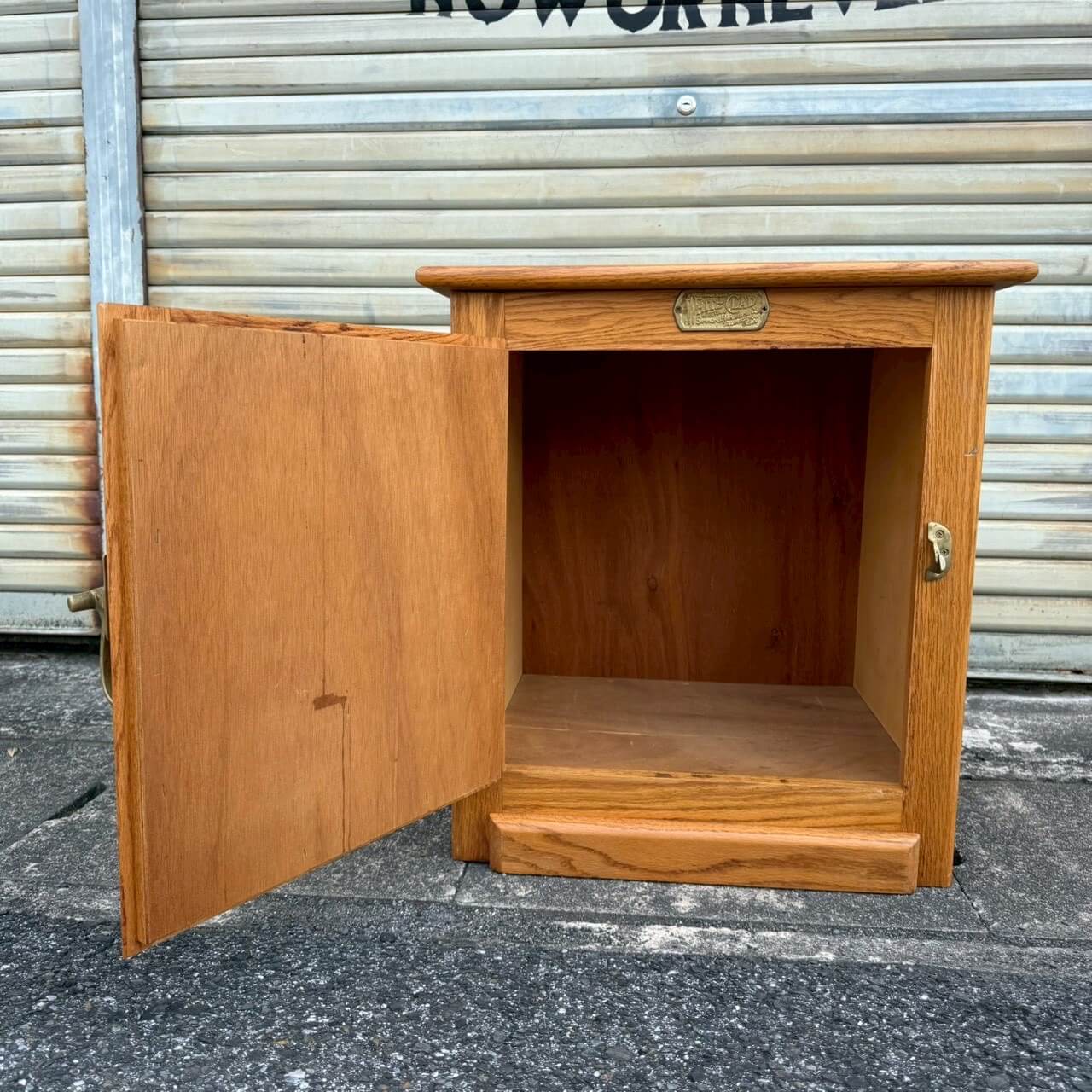 【1990-2000年代】ビンテージ ホワイトクラッド キャビネット アメリカン雑貨 店舗什器 ナイトテーブル #2314