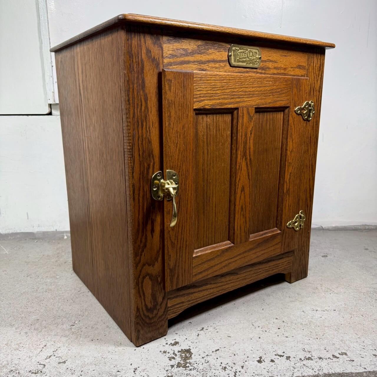 #2313【1970-80年】ビンテージ Simmons Hardware サイドテーブル ナイトスタンド アメリカ