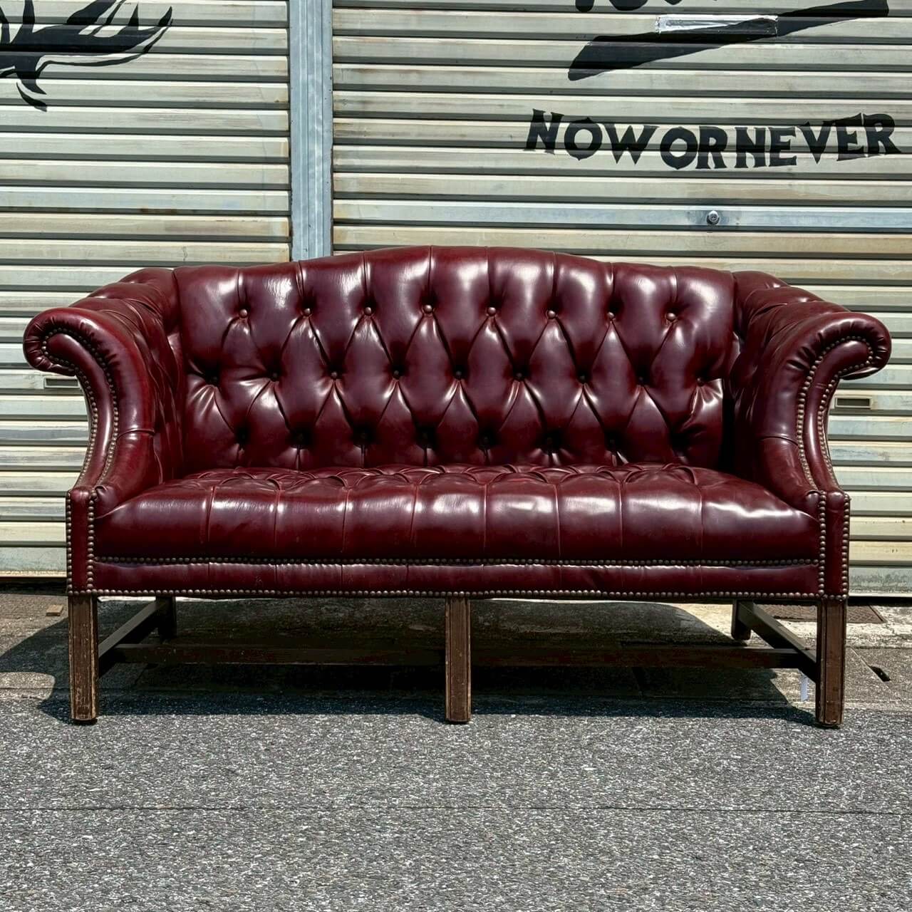 【1970-80年代】ビンテージ ソファ レザー 2人掛け チェスターフィールド 店舗什器 ワインレッド #2507