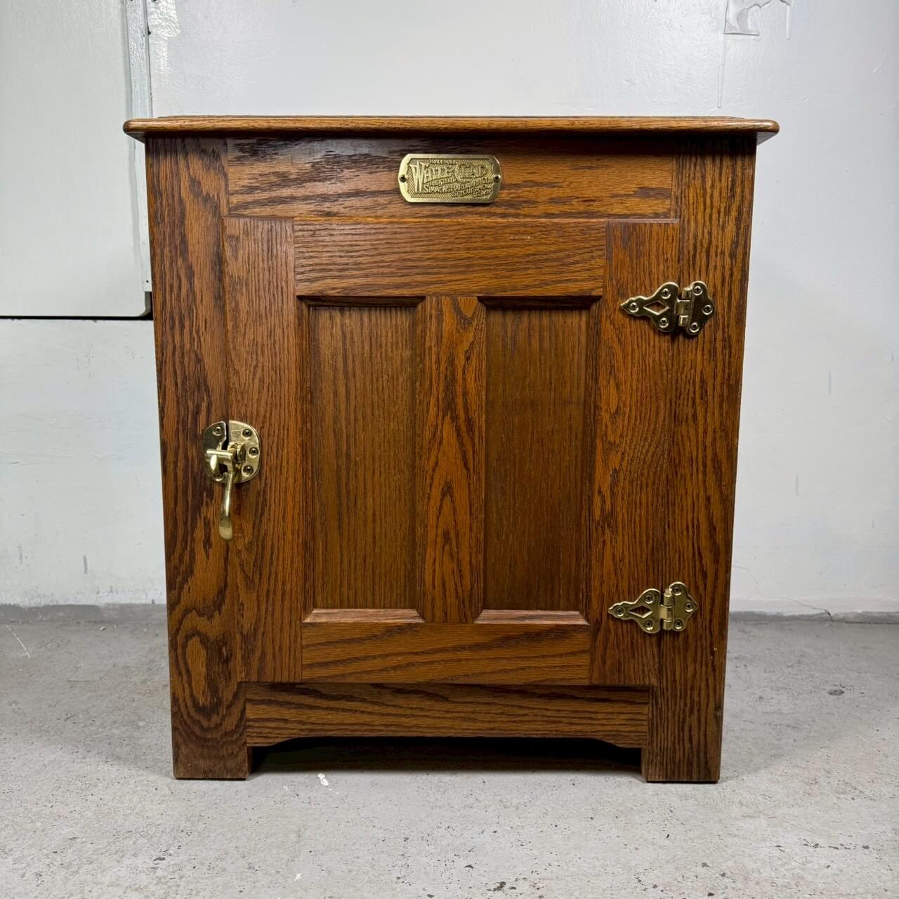 #2313【1970-80年】ビンテージ Simmons Hardware サイドテーブル ナイトスタンド アメリカ