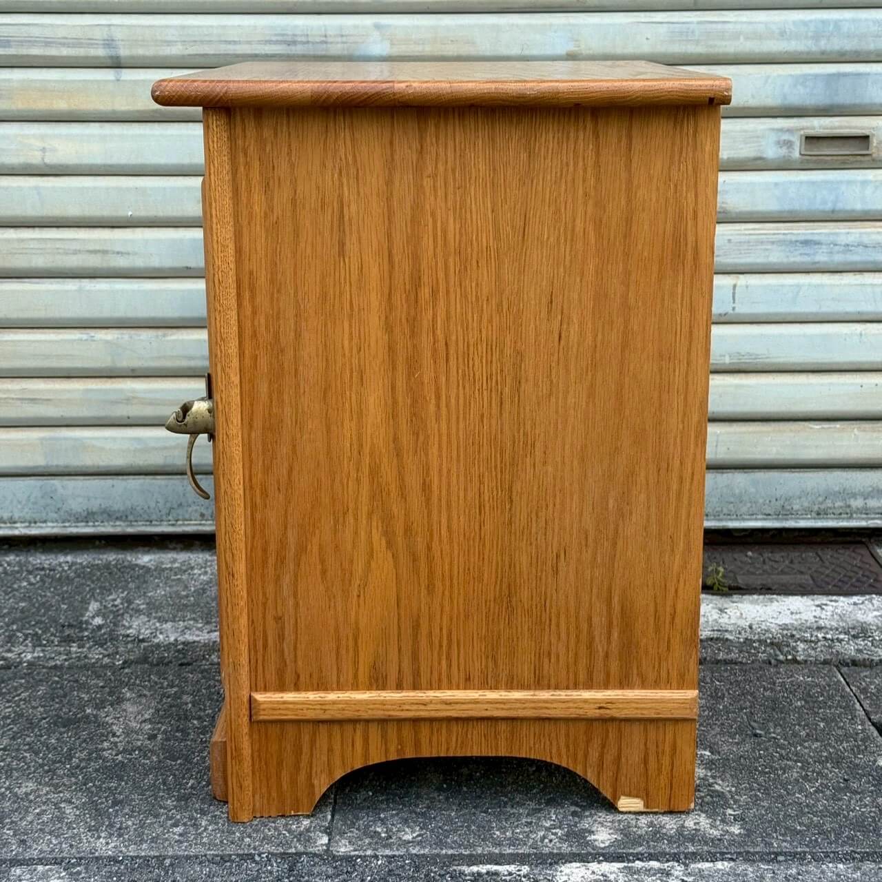 【1990-2000年代】ビンテージ ホワイトクラッド キャビネット アメリカン雑貨 店舗什器 ナイトテーブル #2314