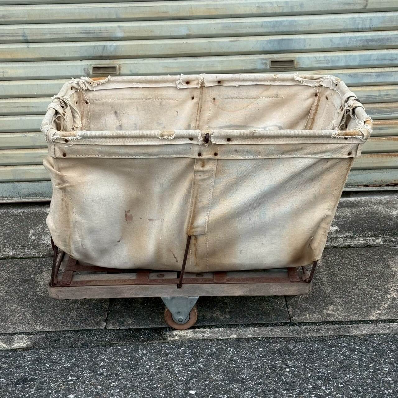 【1960〜70年代】ビンテージ ランドリーカート アメリカン雑貨 店舗什器 バスケット キャスター付き #2582
