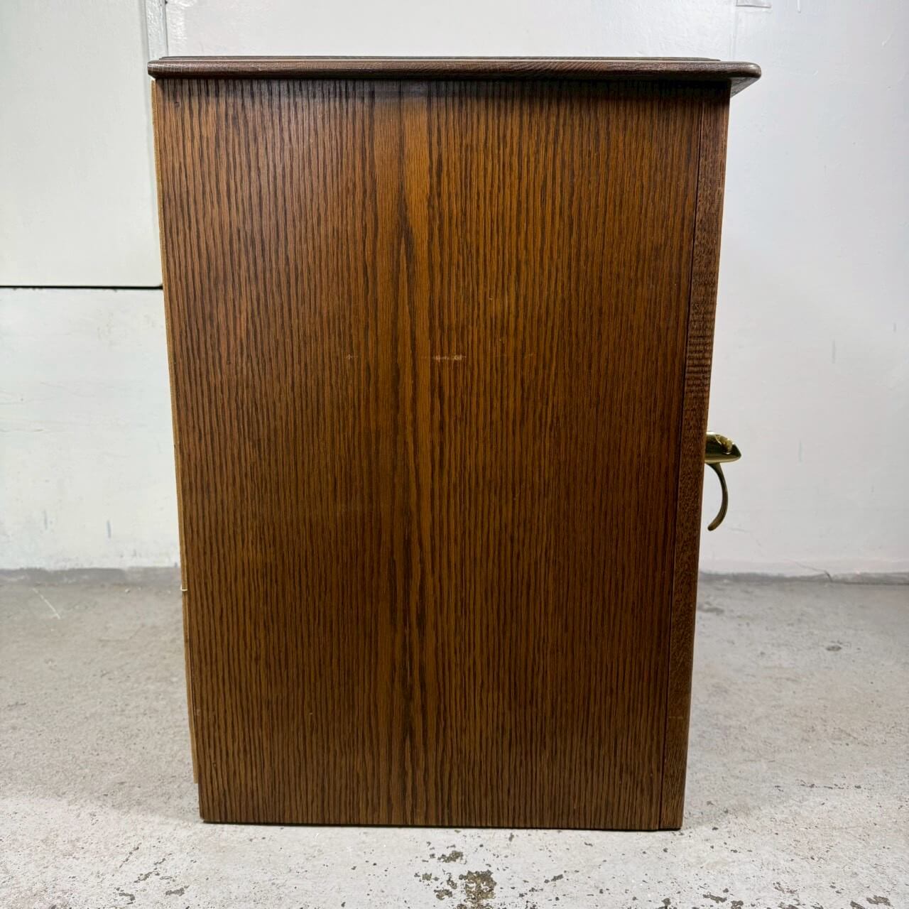 #2313【1970-80年】ビンテージ Simmons Hardware サイドテーブル ナイトスタンド アメリカ