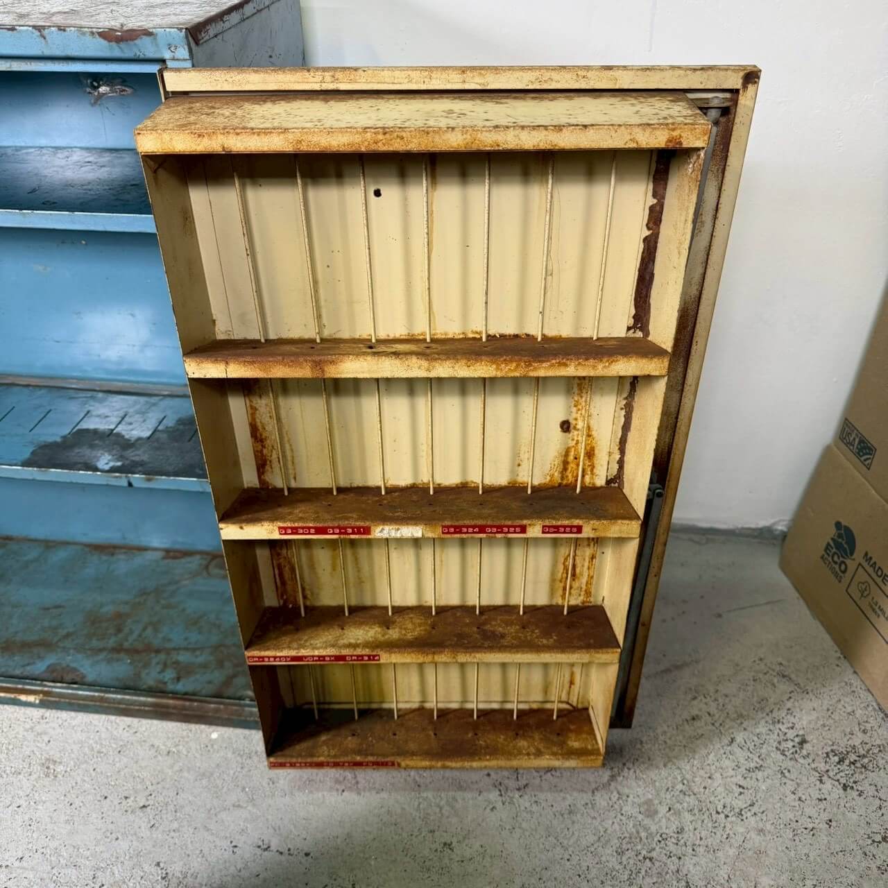 【1960-70年代】ビンテージ メタルキャビネット 鍵付き アメリカン雑貨 店舗什器 ガレージ #2458