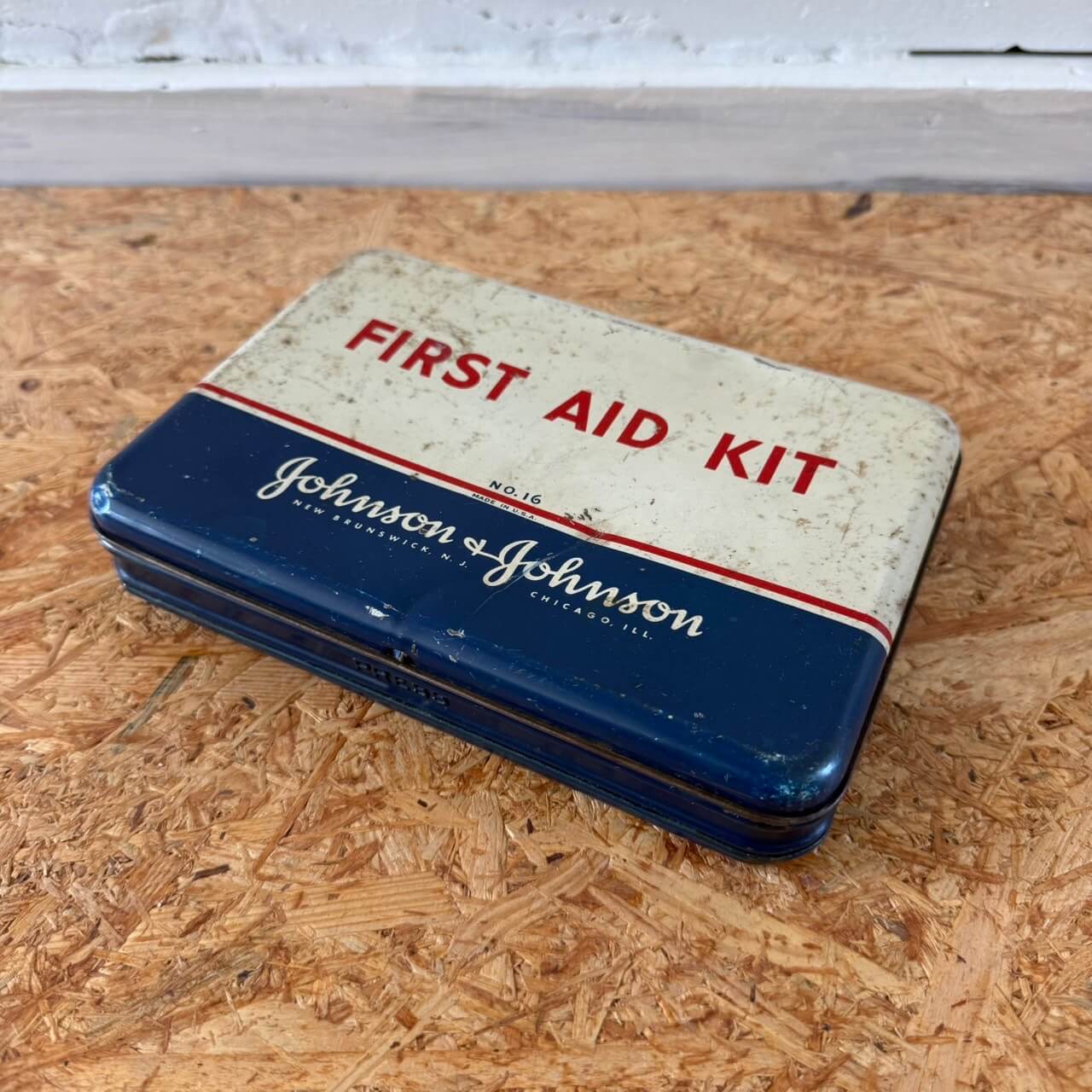 【ビンテージ】フランス製救急箱（ファーストエイドキット） VintageFirst Aid Kit Metal Box/ファーストエイドキット 救急箱 応急