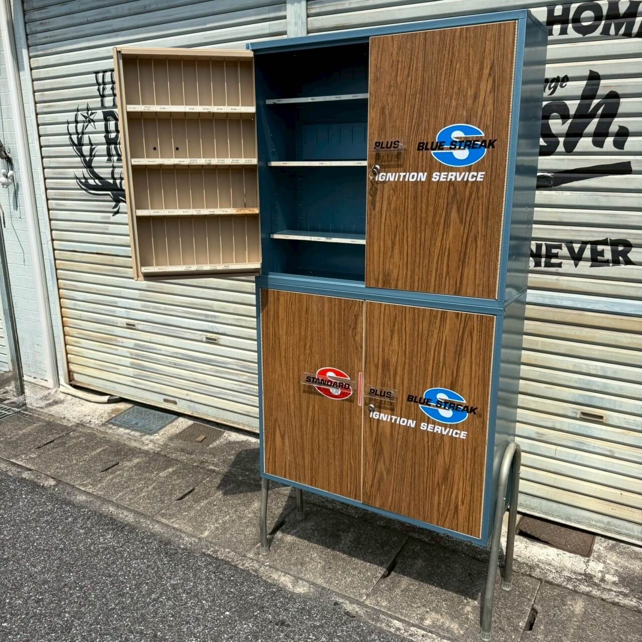 【1960-70年代】ビンテージ メタルキャビネット 鍵付き アメリカン雑貨 店舗什器 ガレージ #2229