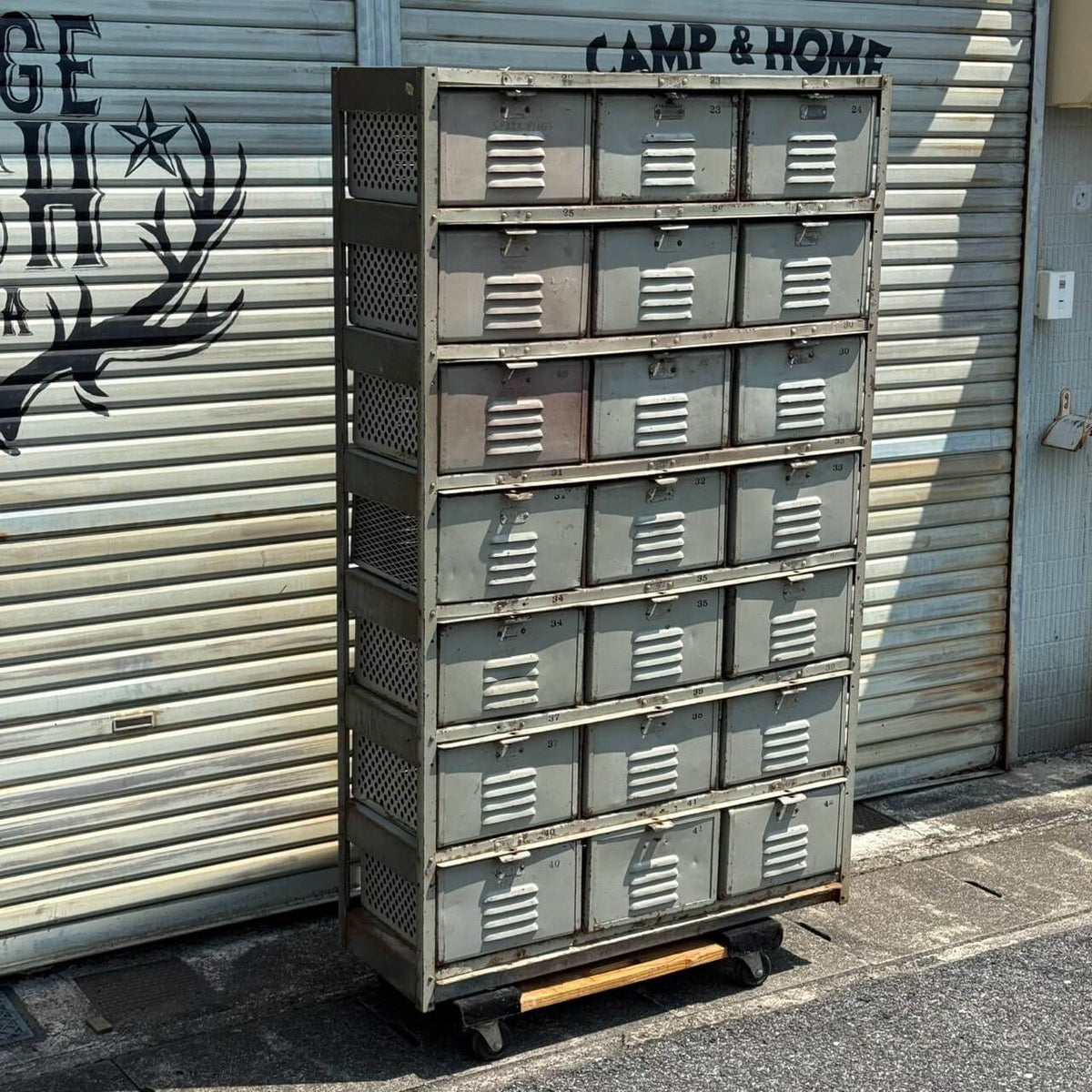 【1940-50年代】ビンテージ ガレージ アメリカン雑貨 店舗什器 メタル ロッカーバスケット 21ドロワー #2741
