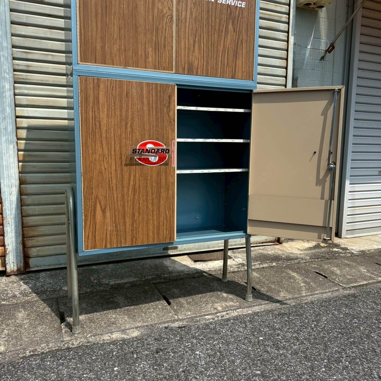 【1960-70年代】ビンテージ メタルキャビネット 鍵付き アメリカン雑貨 店舗什器 ガレージ #2229