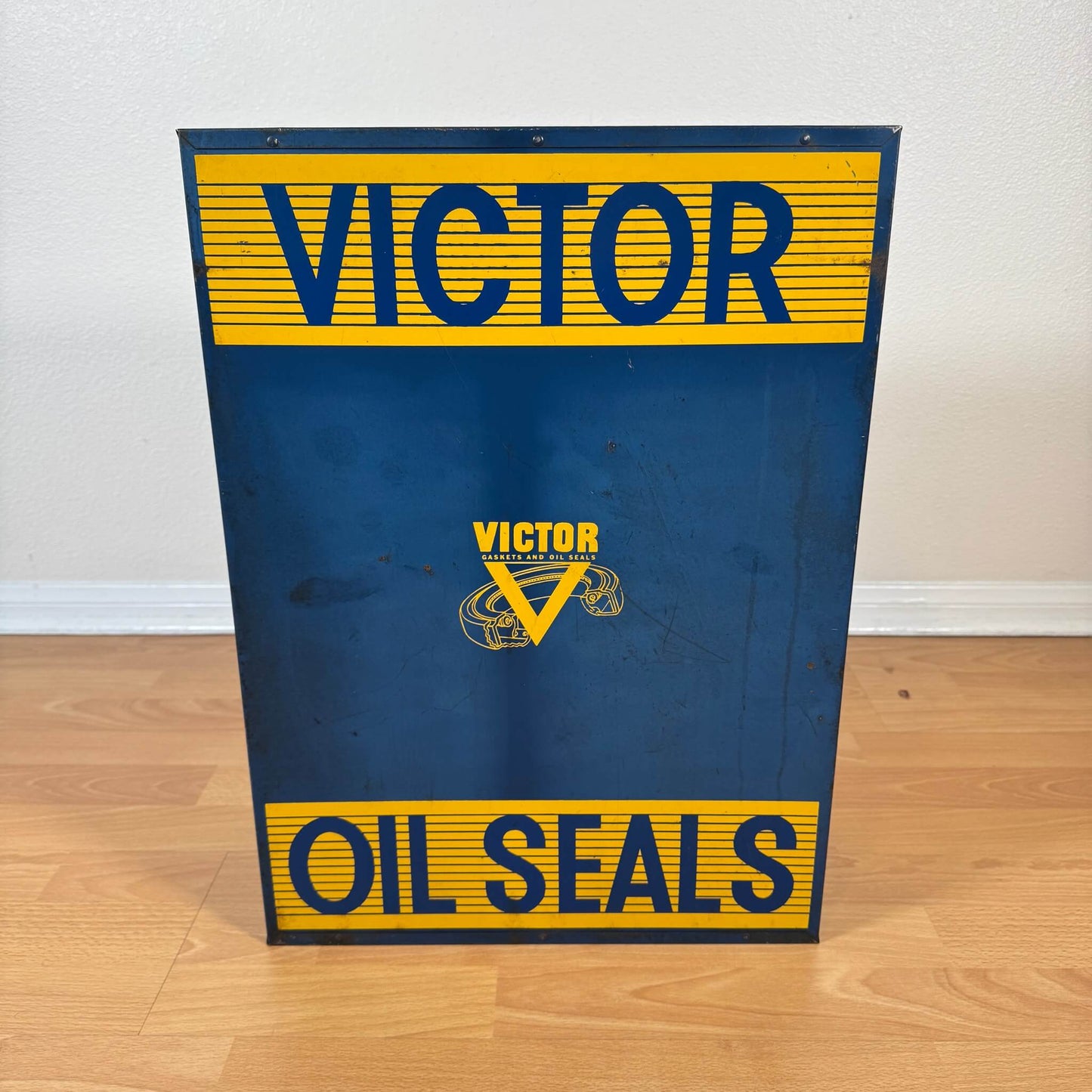 #1835【1950-60年代】ビンテージ VICTOR OIL SEALS メタルシェルフ / 工具棚 ディスプレイラック アメリカ