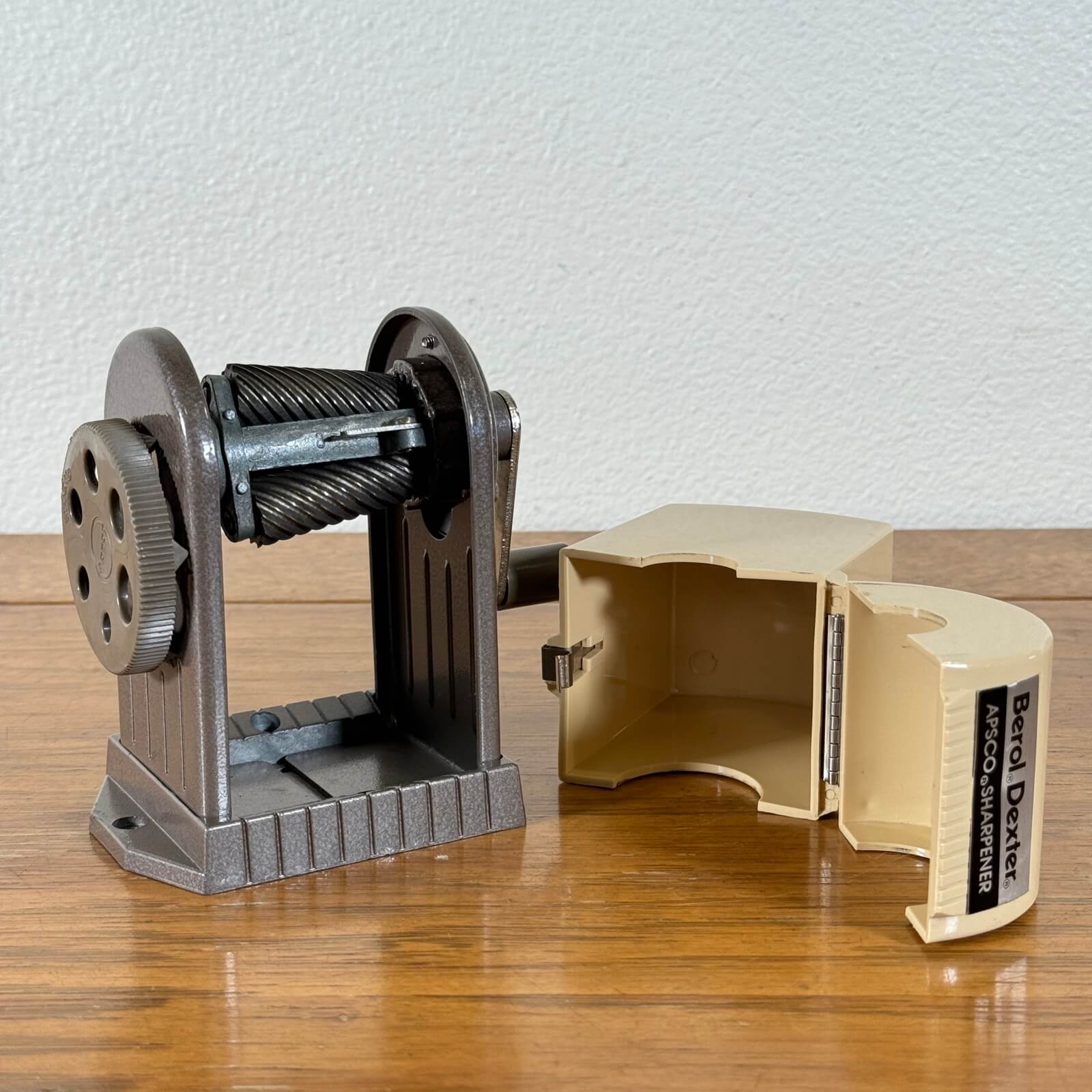 文房具・事務用品 ヴィンテージ鉛筆削りAPSCO SHARPENER ペンシル