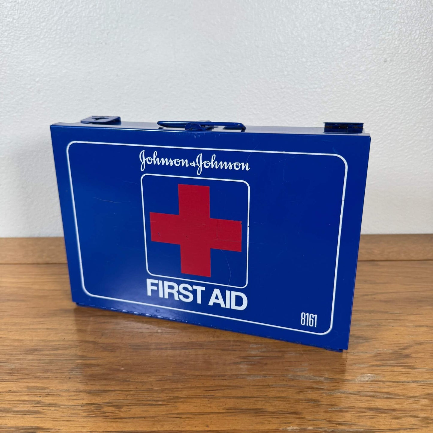 #1728 【1980年代】 ビンテージ Johnson & Johnson 救急箱 / First Aid 収納ケース アメリカ