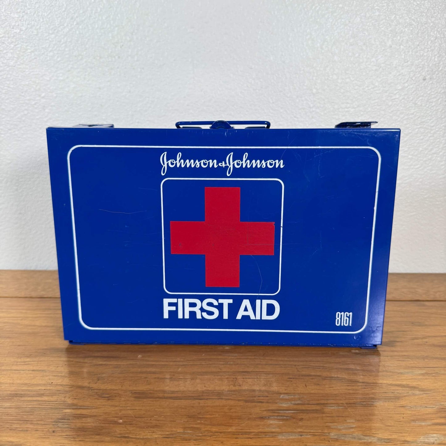 #1728 【1980年代】 ビンテージ Johnson & Johnson 救急箱 / First Aid 収納ケース アメリカ