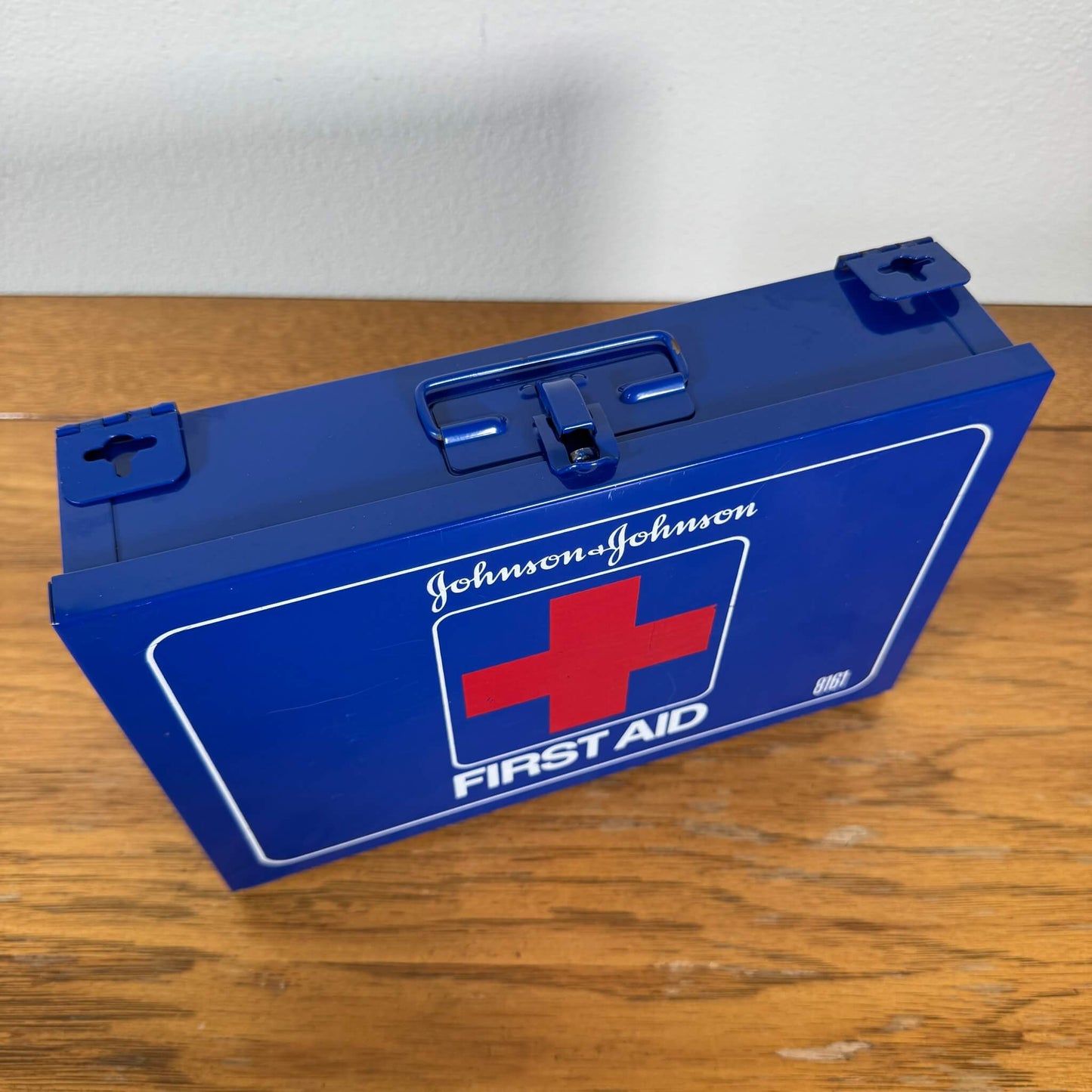#1728 【1980年代】 ビンテージ Johnson & Johnson 救急箱 / First Aid 収納ケース アメリカ