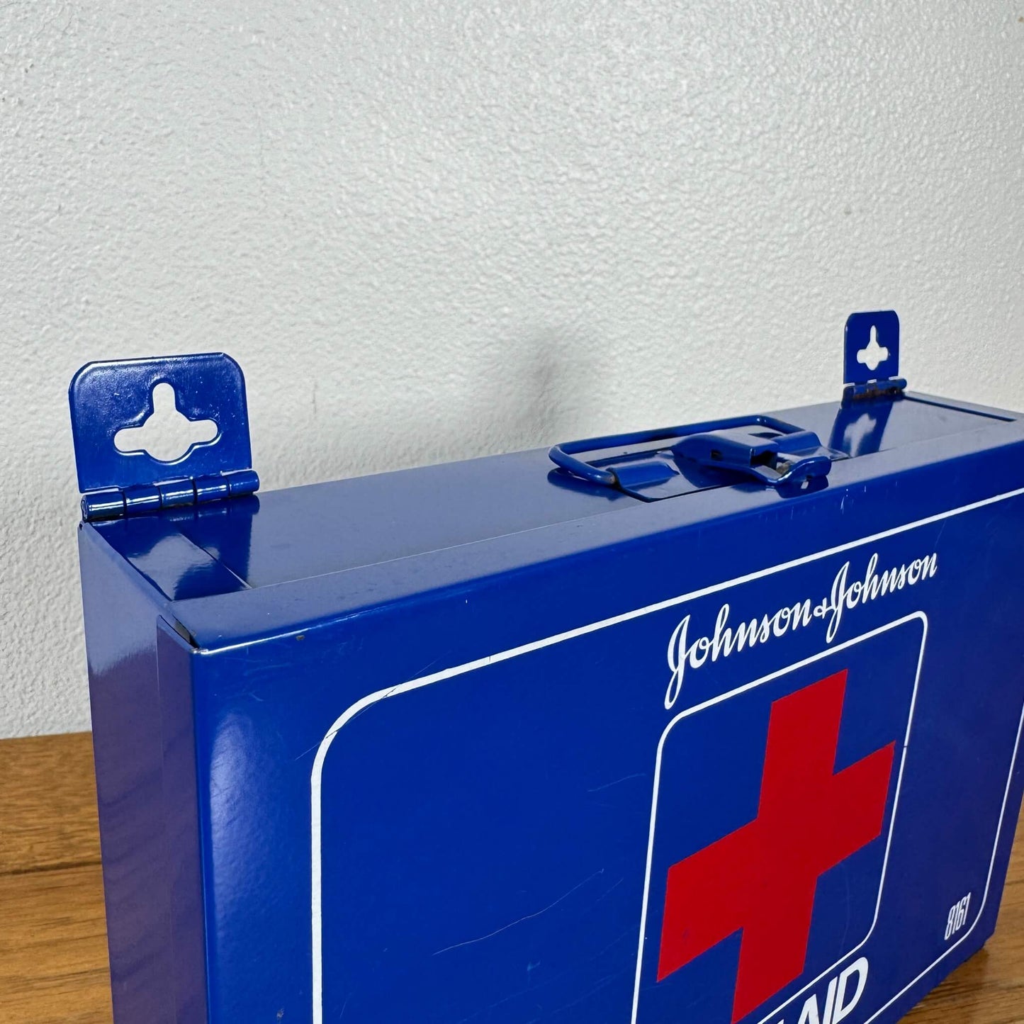 #1728 【1980年代】 ビンテージ Johnson & Johnson 救急箱 / First Aid 収納ケース アメリカ